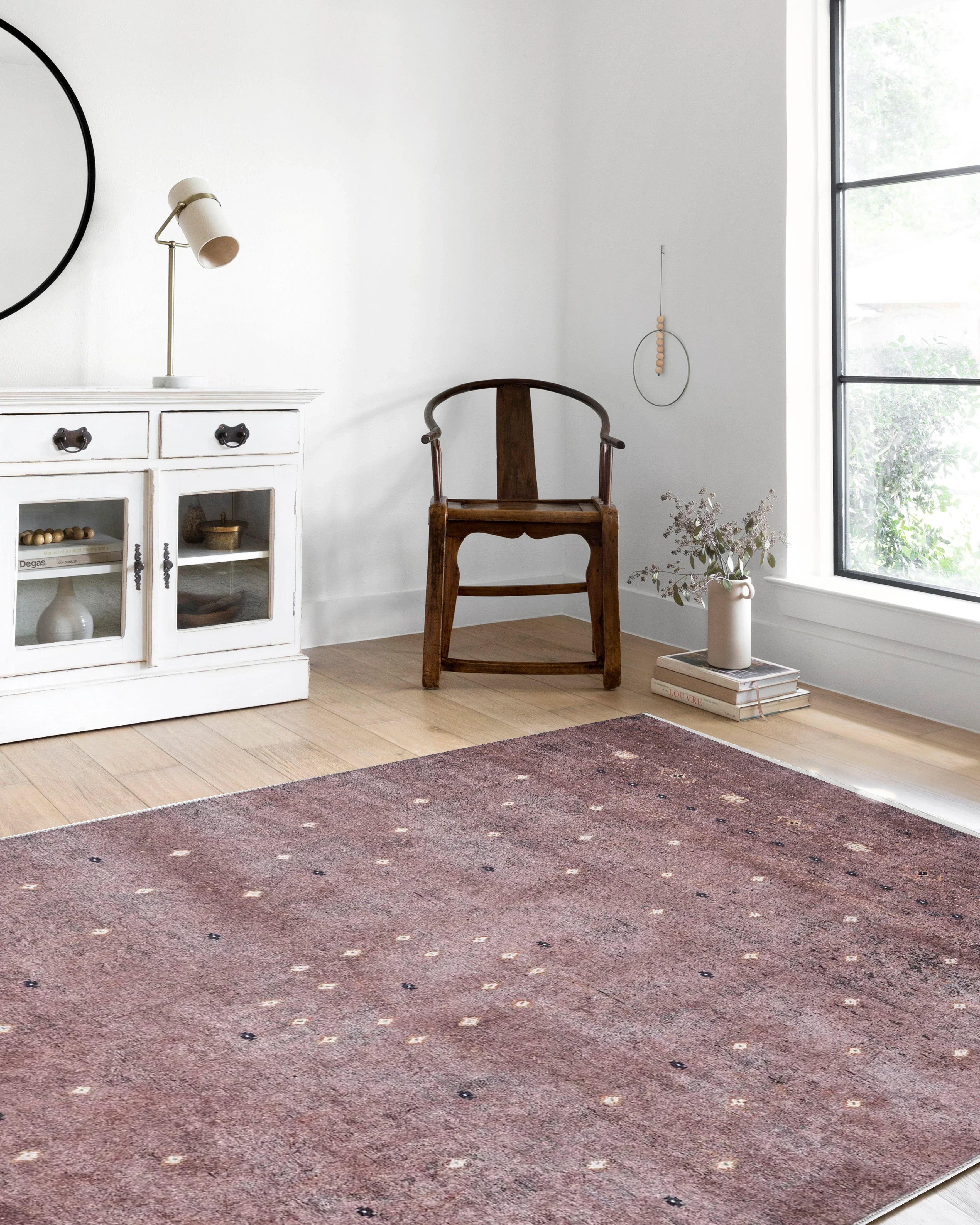 Kahverengi Uşak Desenli Kilim Halı