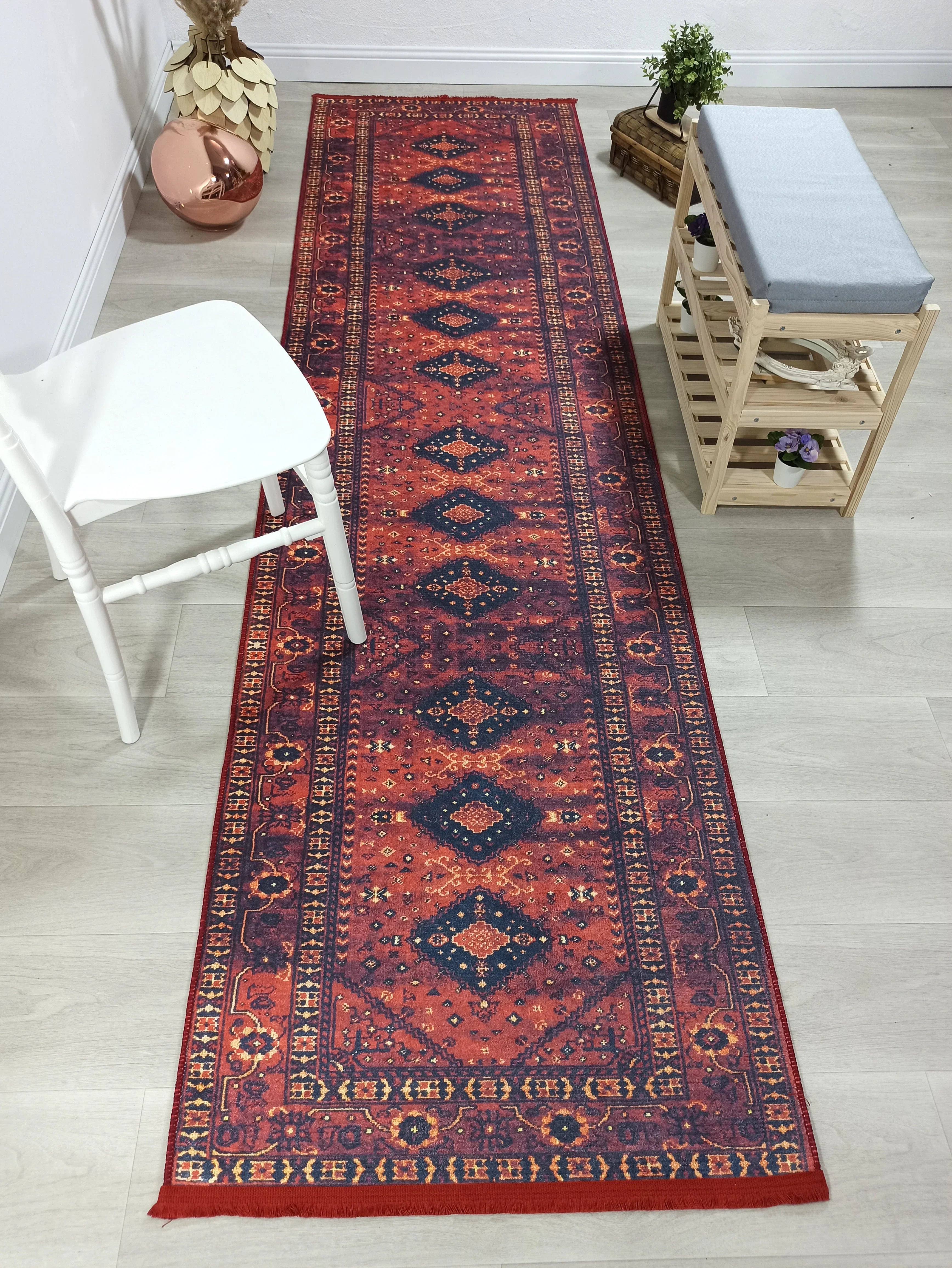 Kırmızı Lacivert Geometrik Desenli Halı