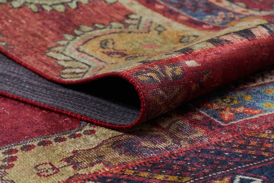Kırmızı Otantik Desenli Patchwork Görünümlü Halı