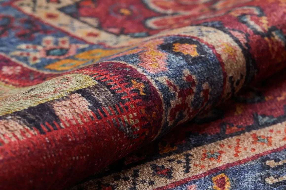 Kırmızı Otantik Desenli Patchwork Görünümlü Halı