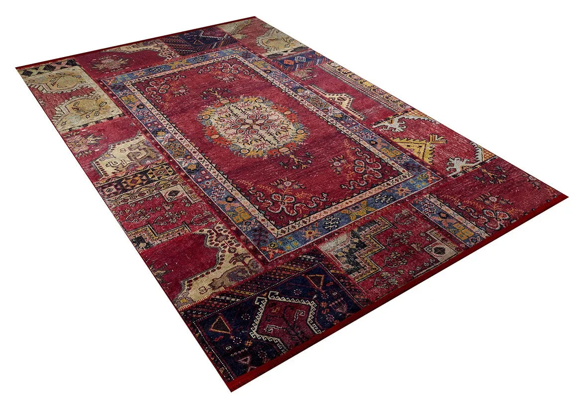 Kırmızı Otantik Desenli Patchwork Görünümlü Halı