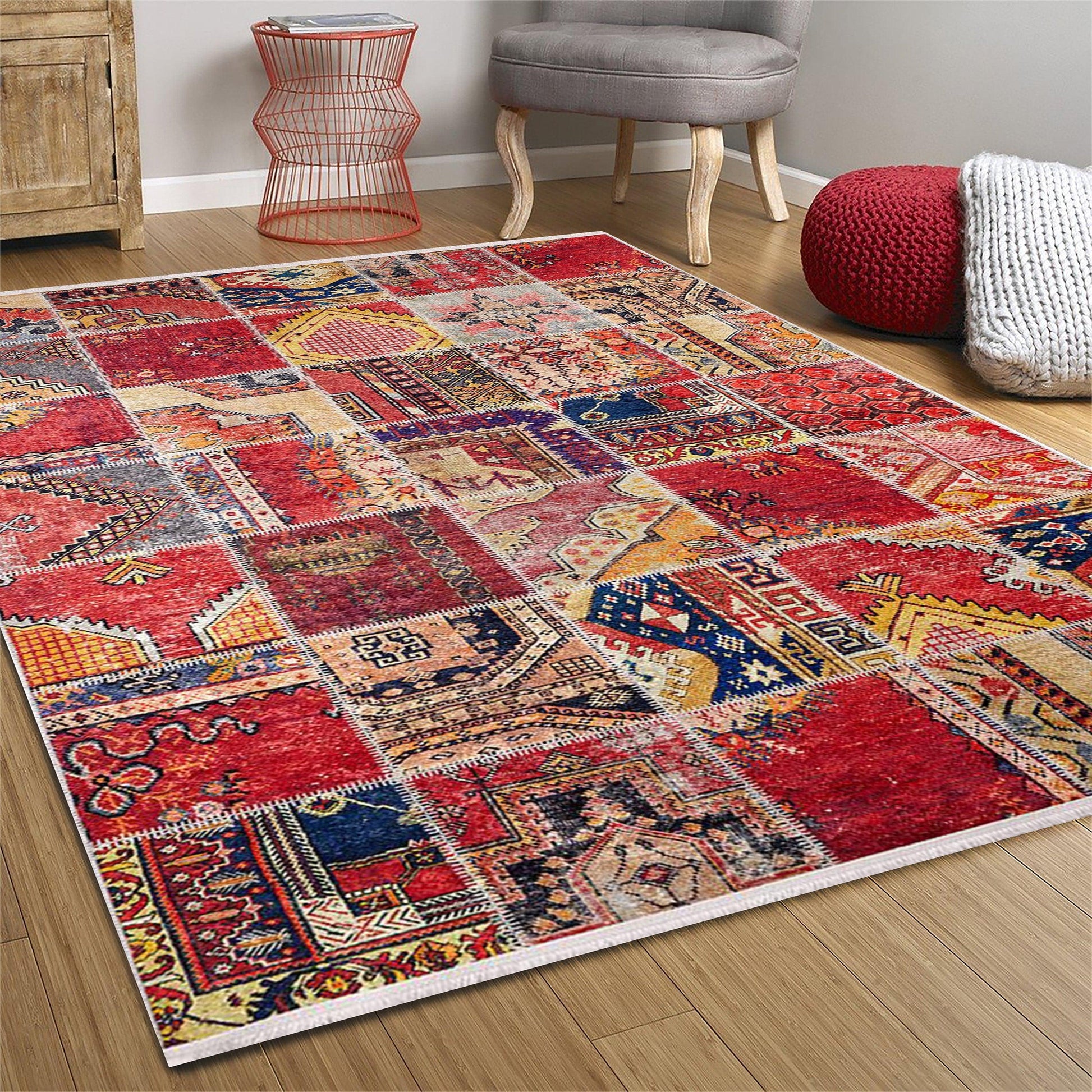 Kırmızı Patchwork Görünümlü Desenli Halı