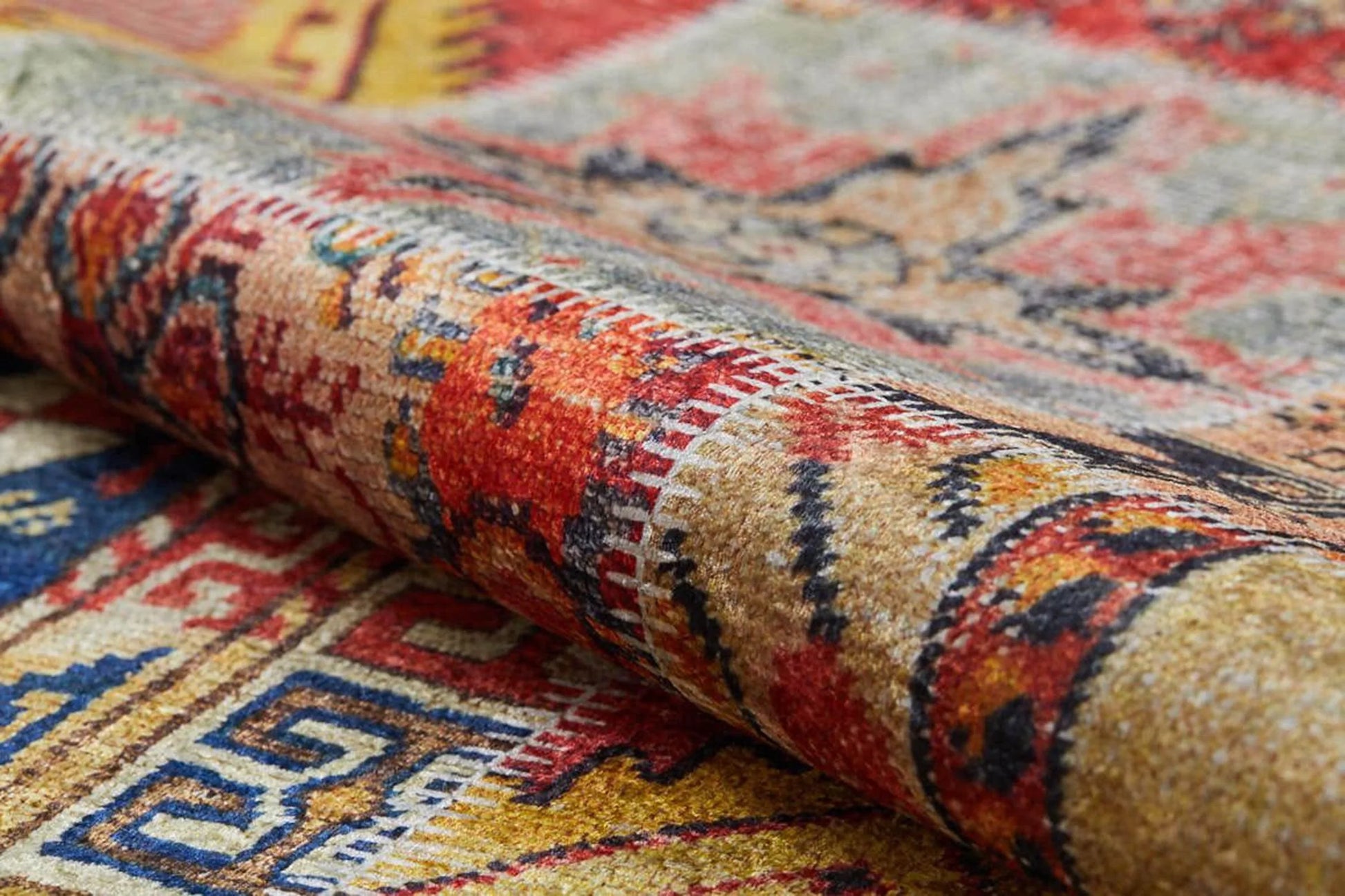 Kırmızı Patchwork Görünümlü Desenli Halı