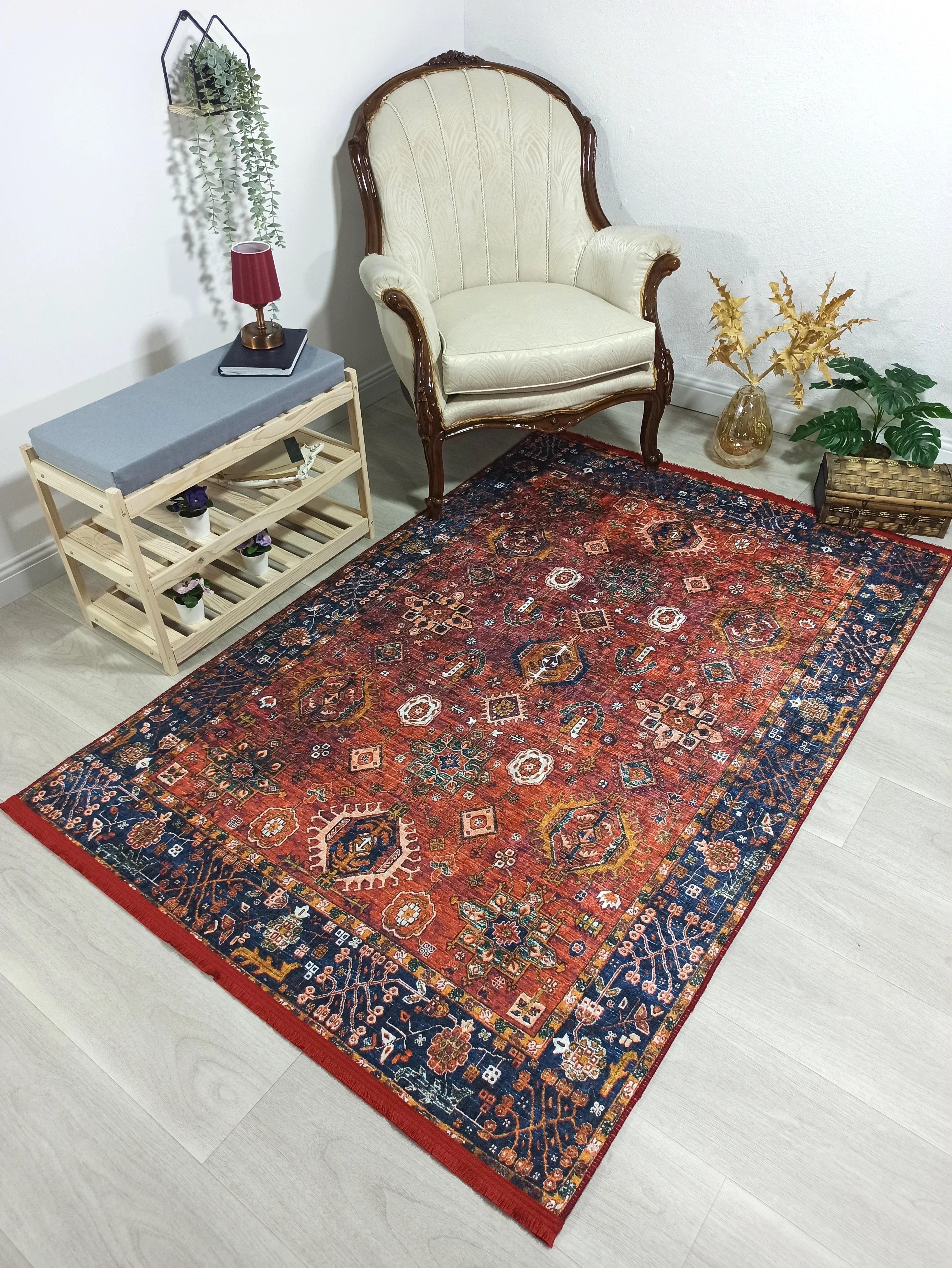 Kırmızı Uşak Vintage Antik Halı