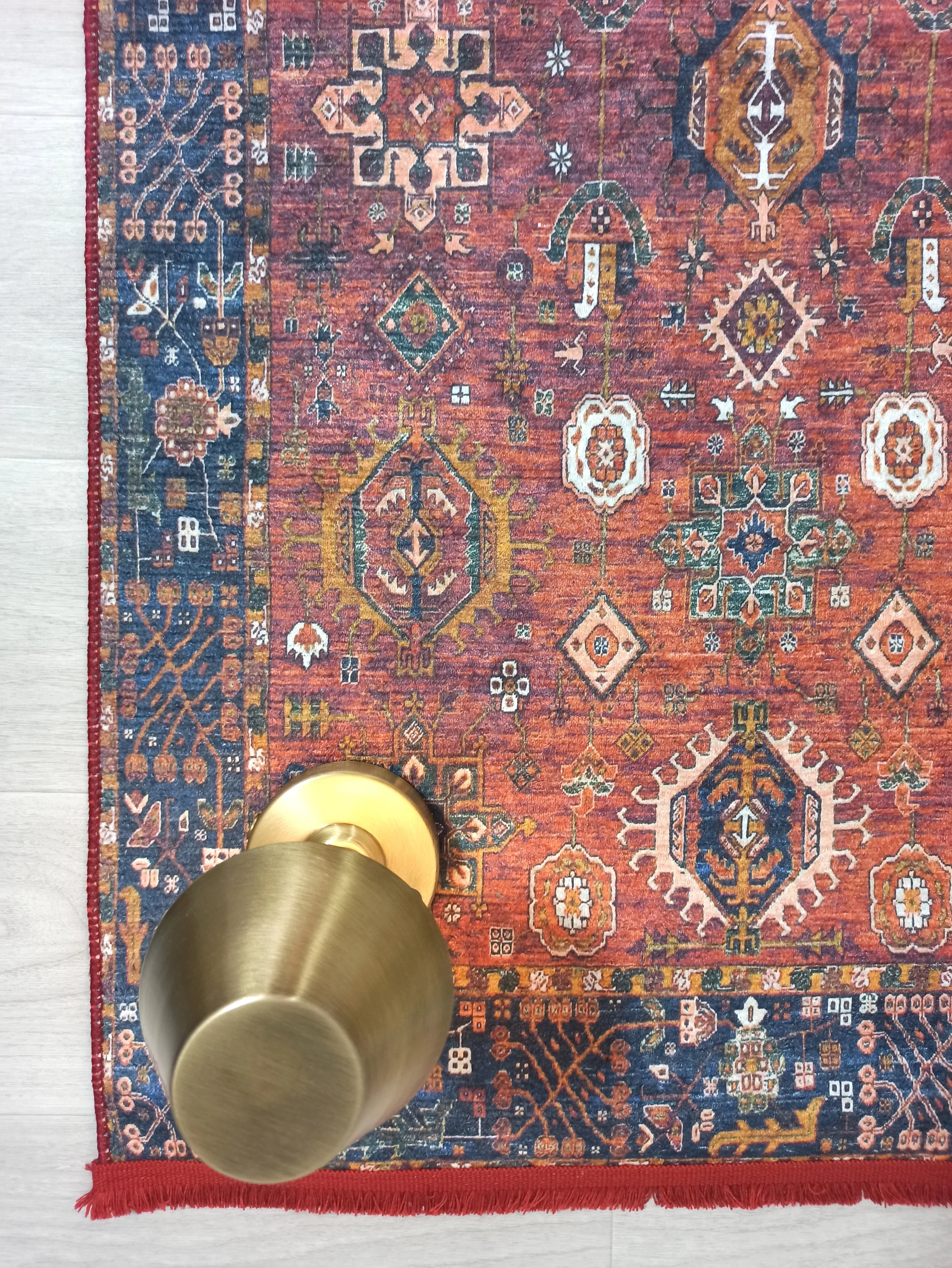 Kırmızı Uşak Vintage Antik Halı