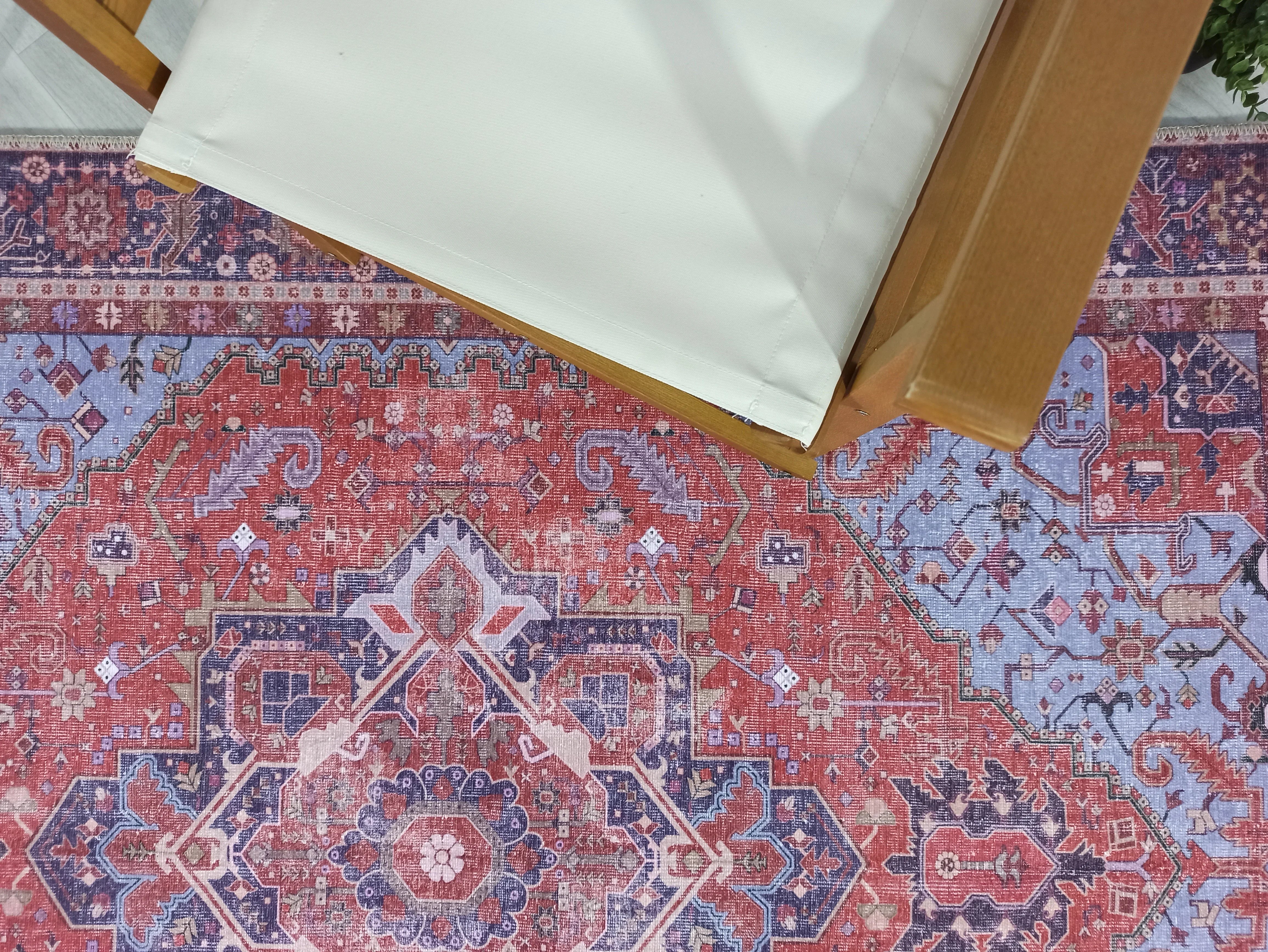 Kırmızı ve Mavi Madalyon Desenli Vintage Halı