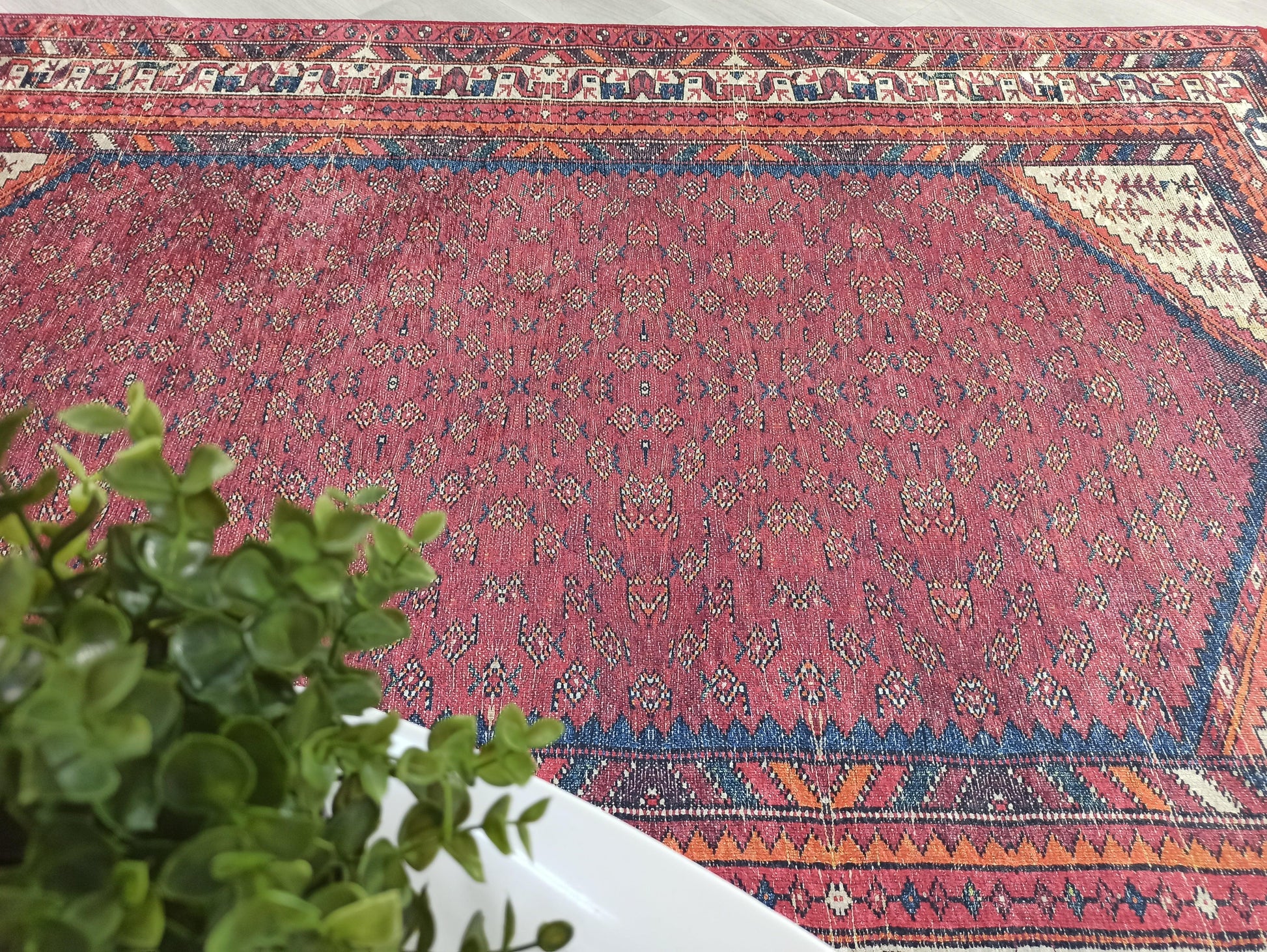 Koyu Kırmızı Bordo Geleneksel Otantik Halı