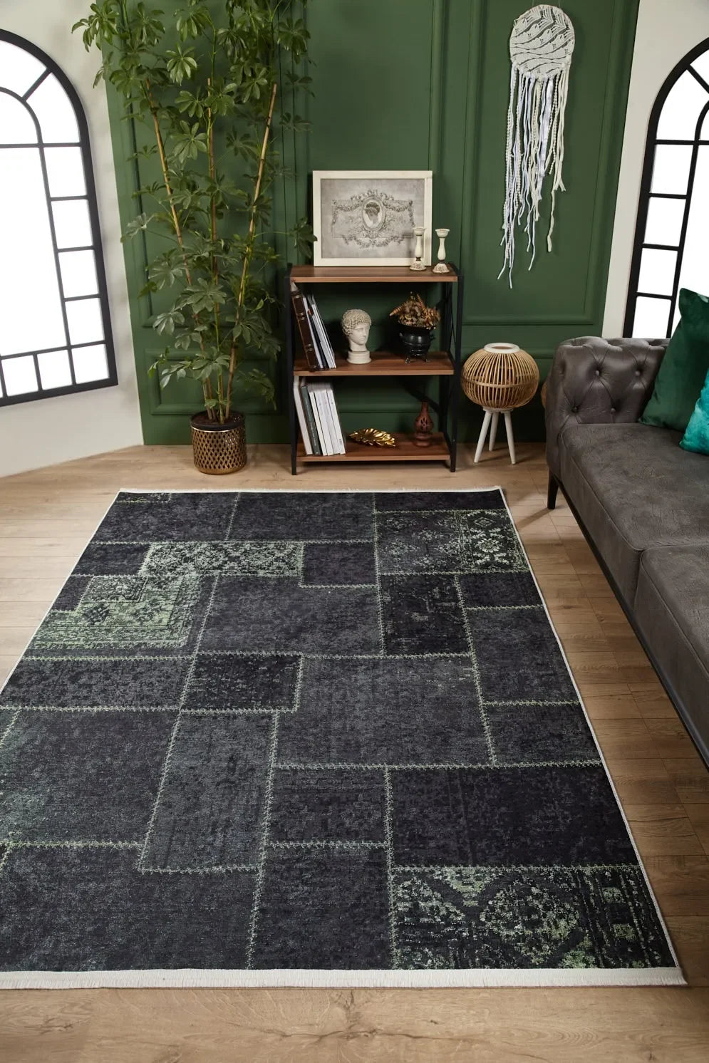 Koyu Yeşil Haki Patchwork Görünümlü Halı