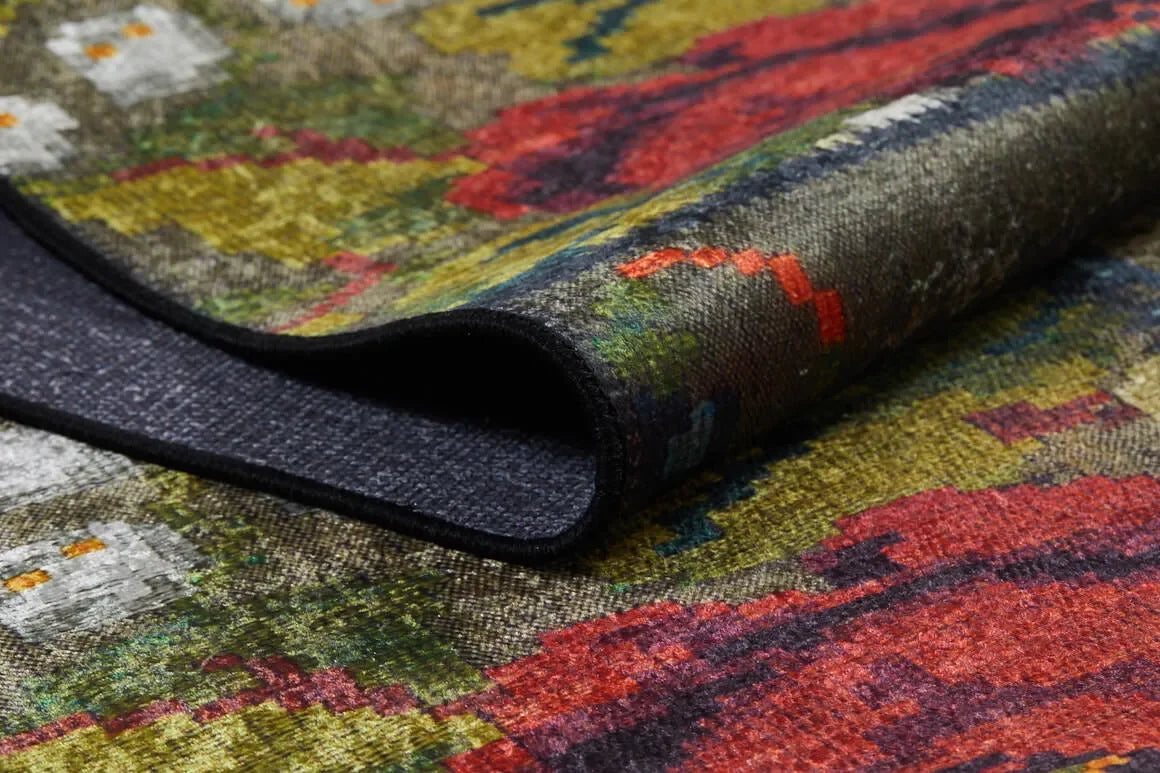 Koyu Yeşil Klasik Çiçekli Patchwork Görünümlü Halı