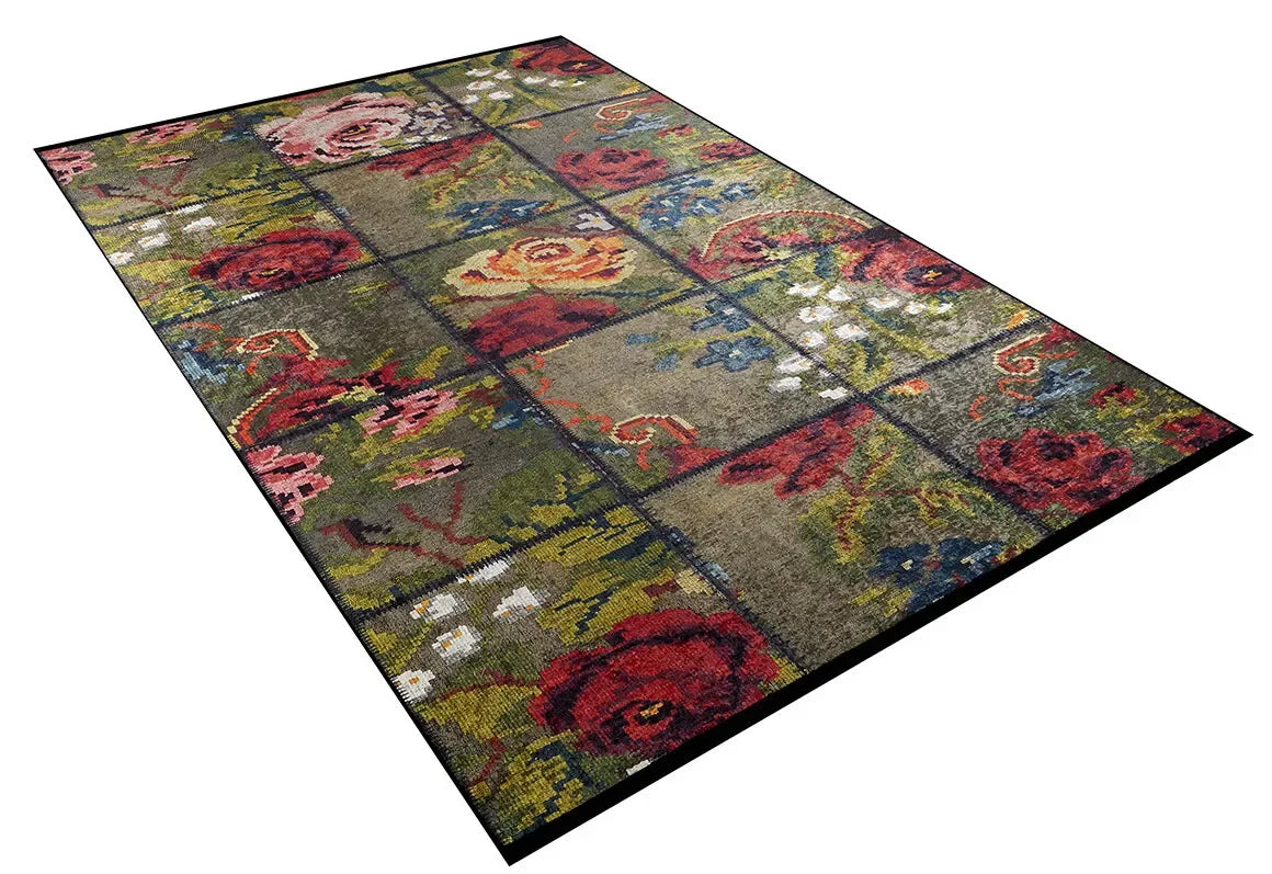 Koyu Yeşil Klasik Çiçekli Patchwork Görünümlü Halı