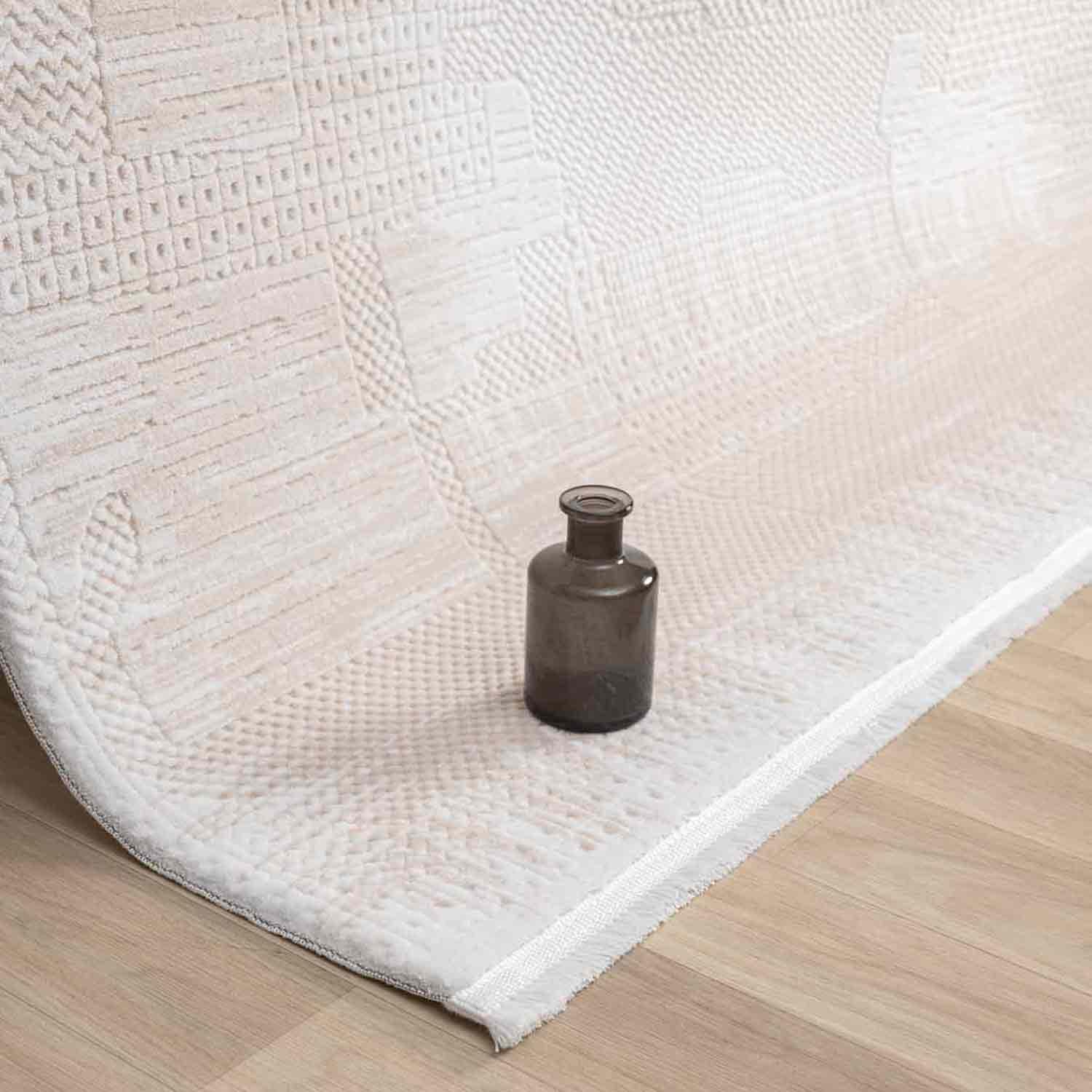 Krem Bej Eskitme Bordürlü Sade Modern Halı