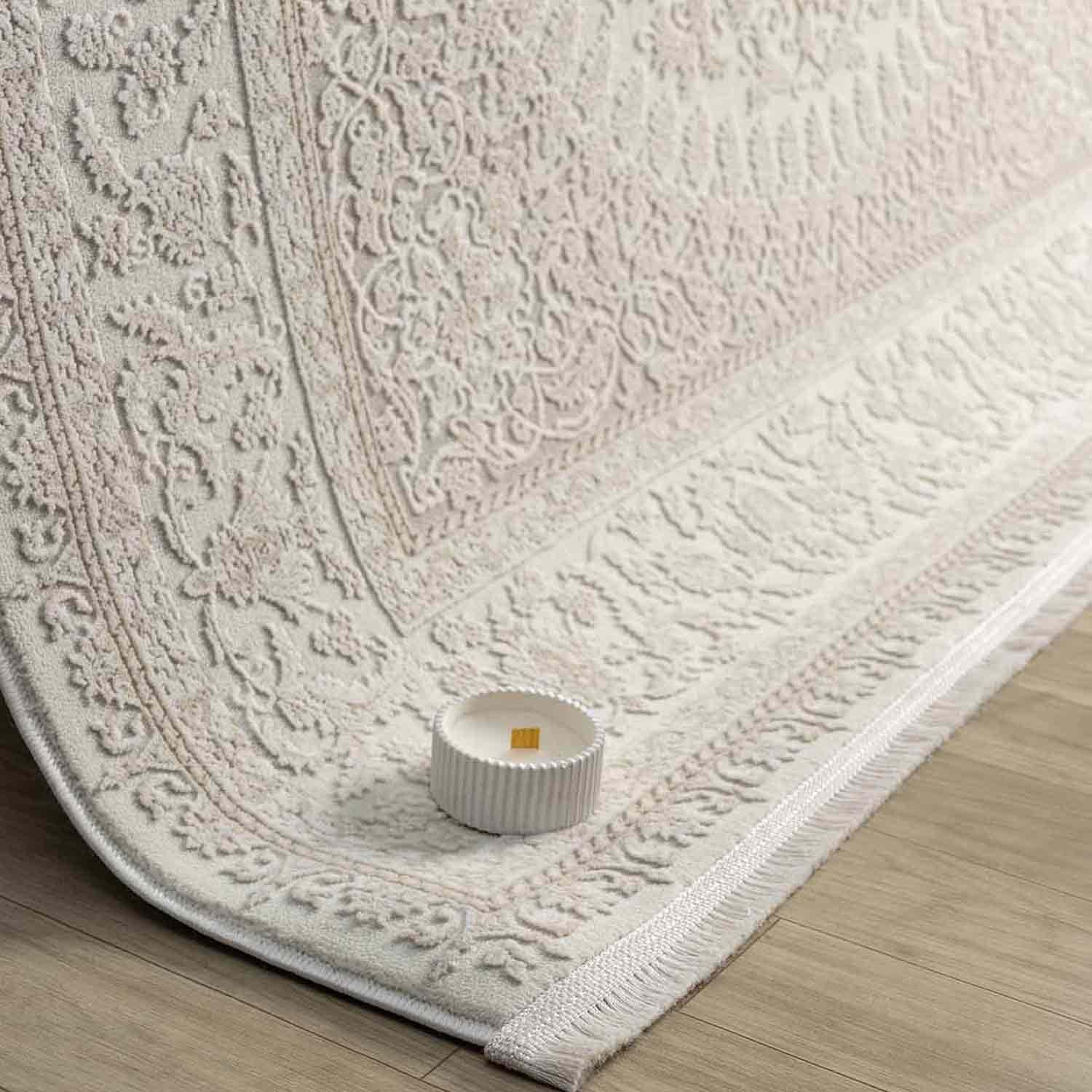 Krem Bej Klasik Medallion Desenli Halı