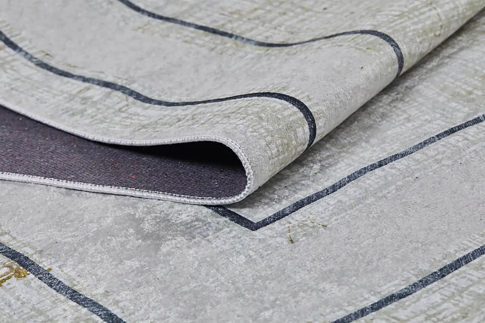 Krem Bordürlü Eskitme Desenli Modern Yıkanabilir Halı