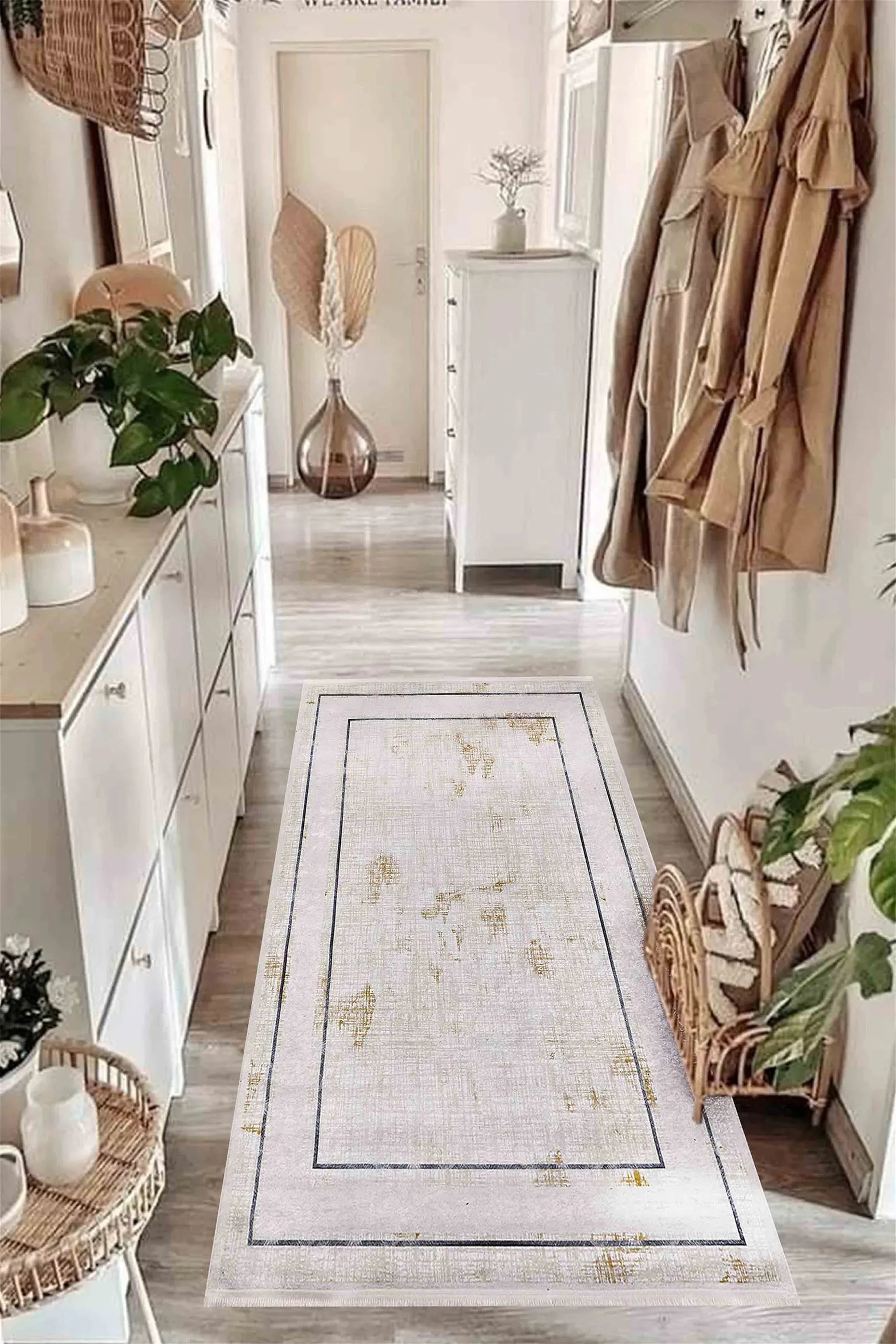Krem Bordürlü Eskitme Desenli Modern Yıkanabilir Halı