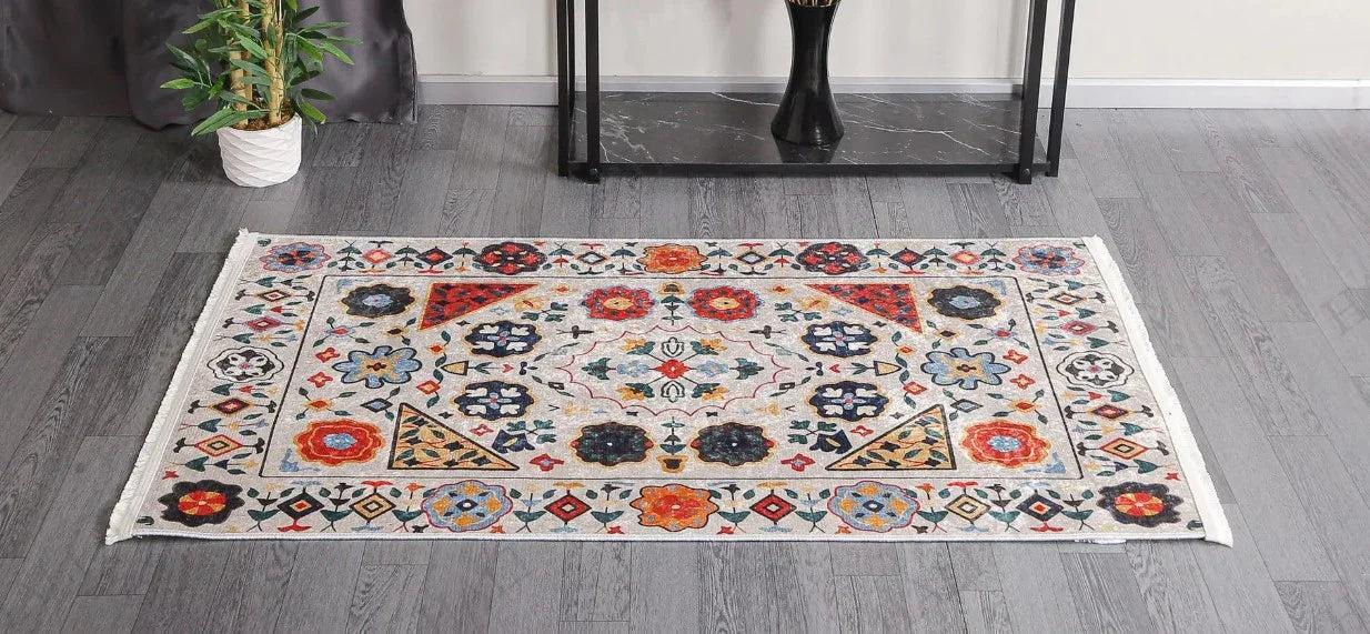 Krem Çok Renkli Çiçek Desenli Etnik Kilim Halı