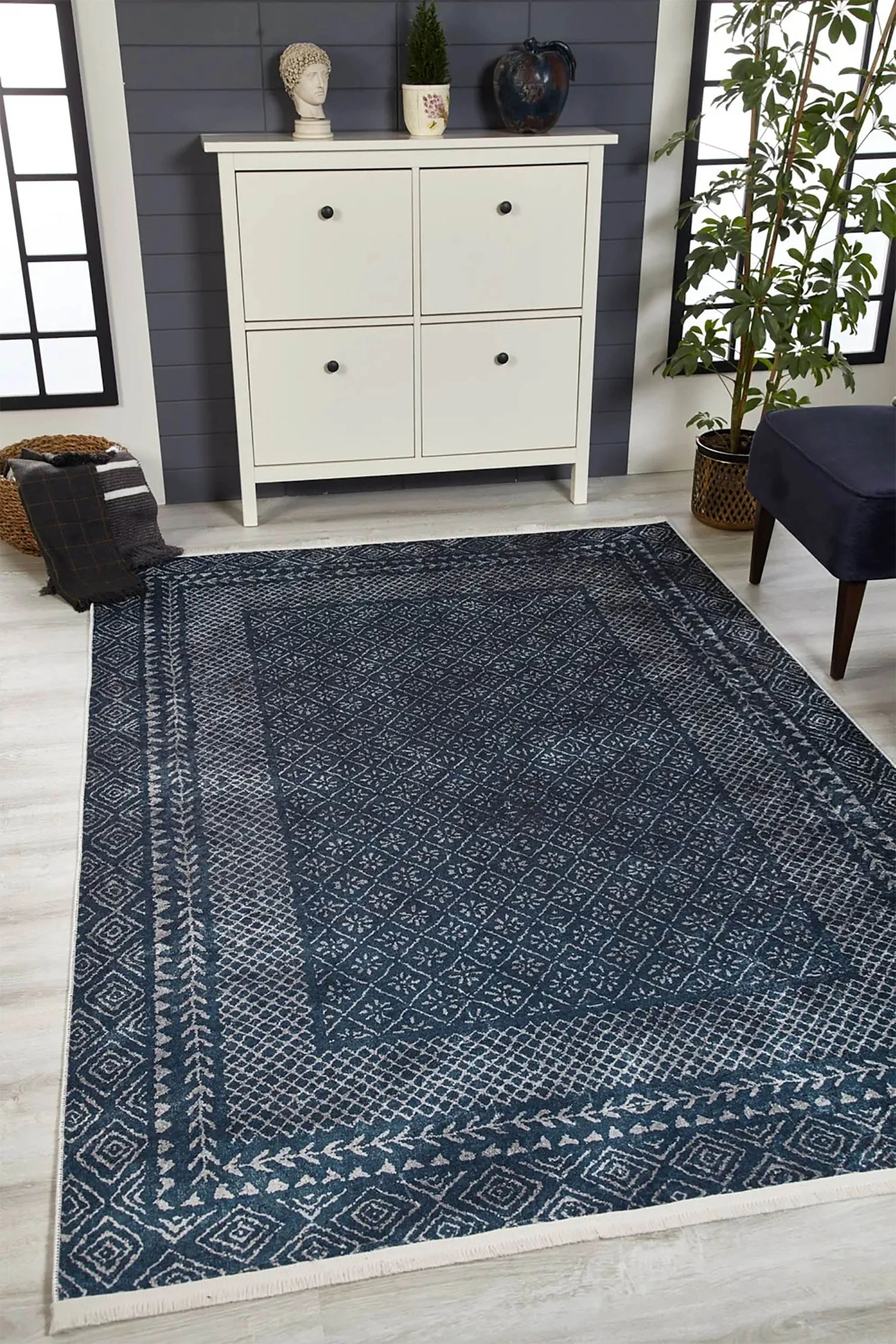Lacivert Geometrik Desenli Halı