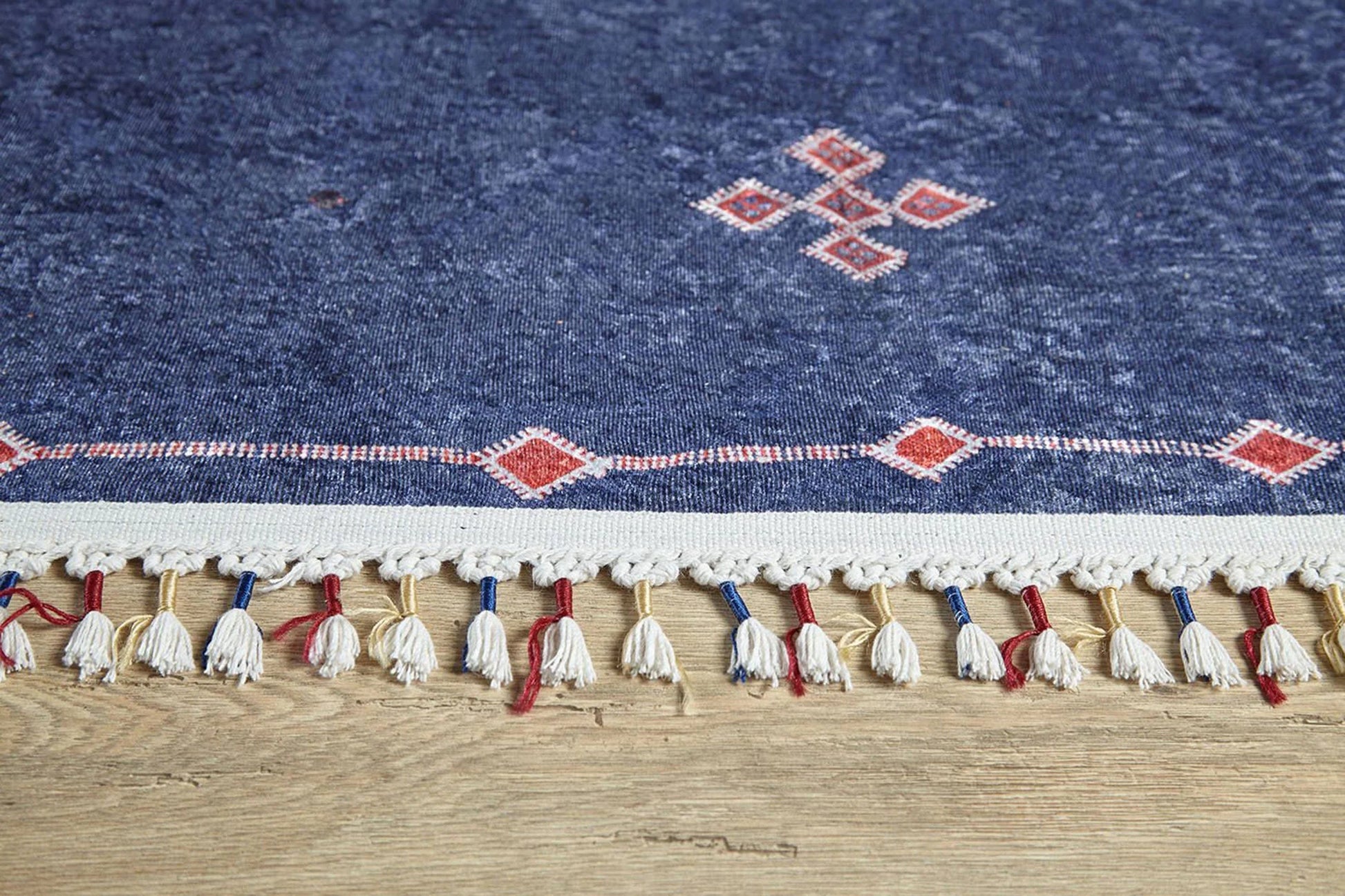 Lacivert Kırmızı Geometrik Desenli Anadolu Kilim Halı