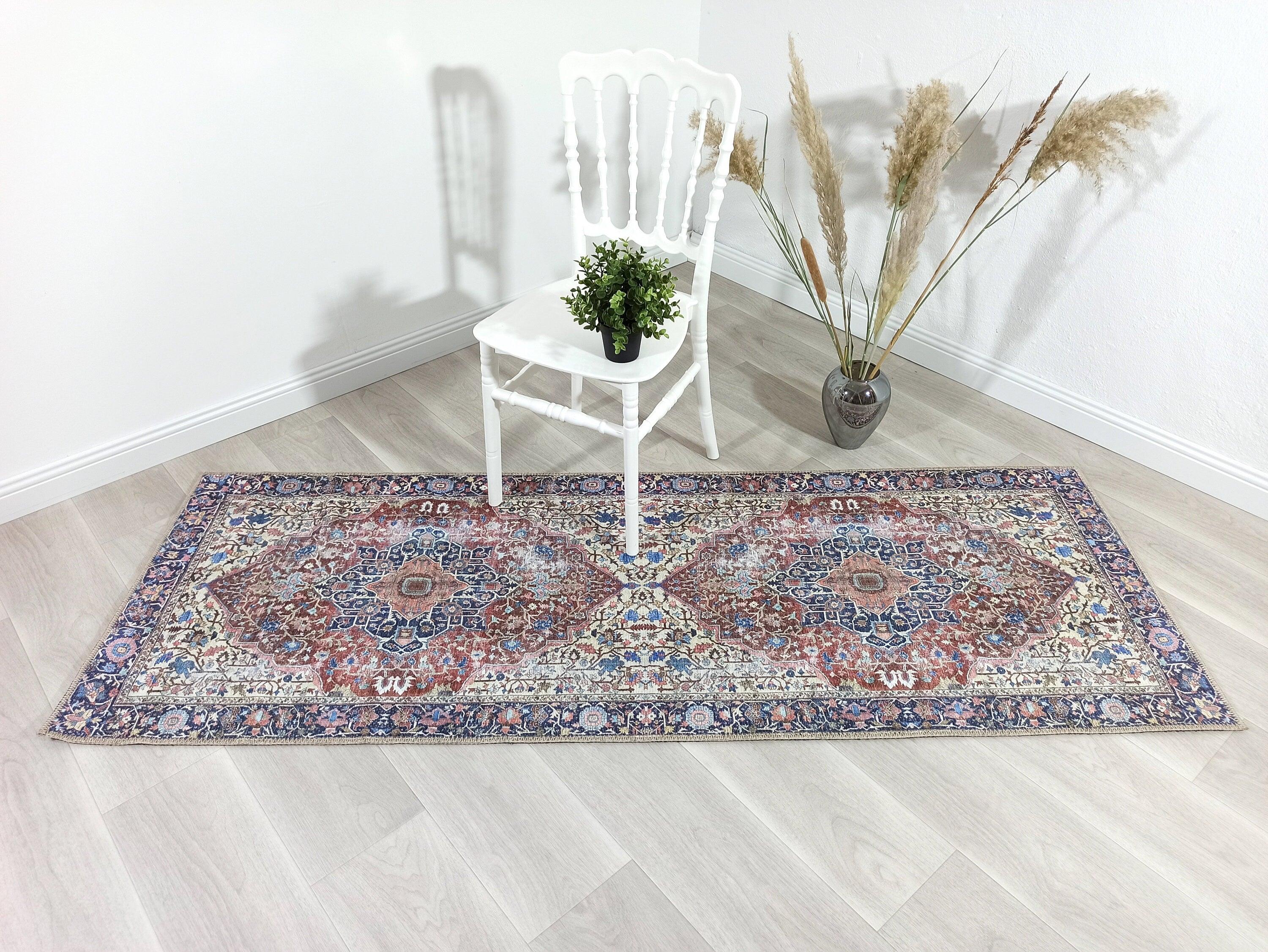 Lacivert ve Kahverengi Madalyon Desenli Vintage Halı