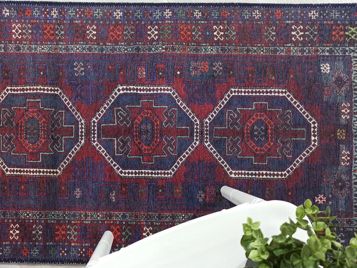 Lacivert ve Kırmızı Tonlu Vintage Halı