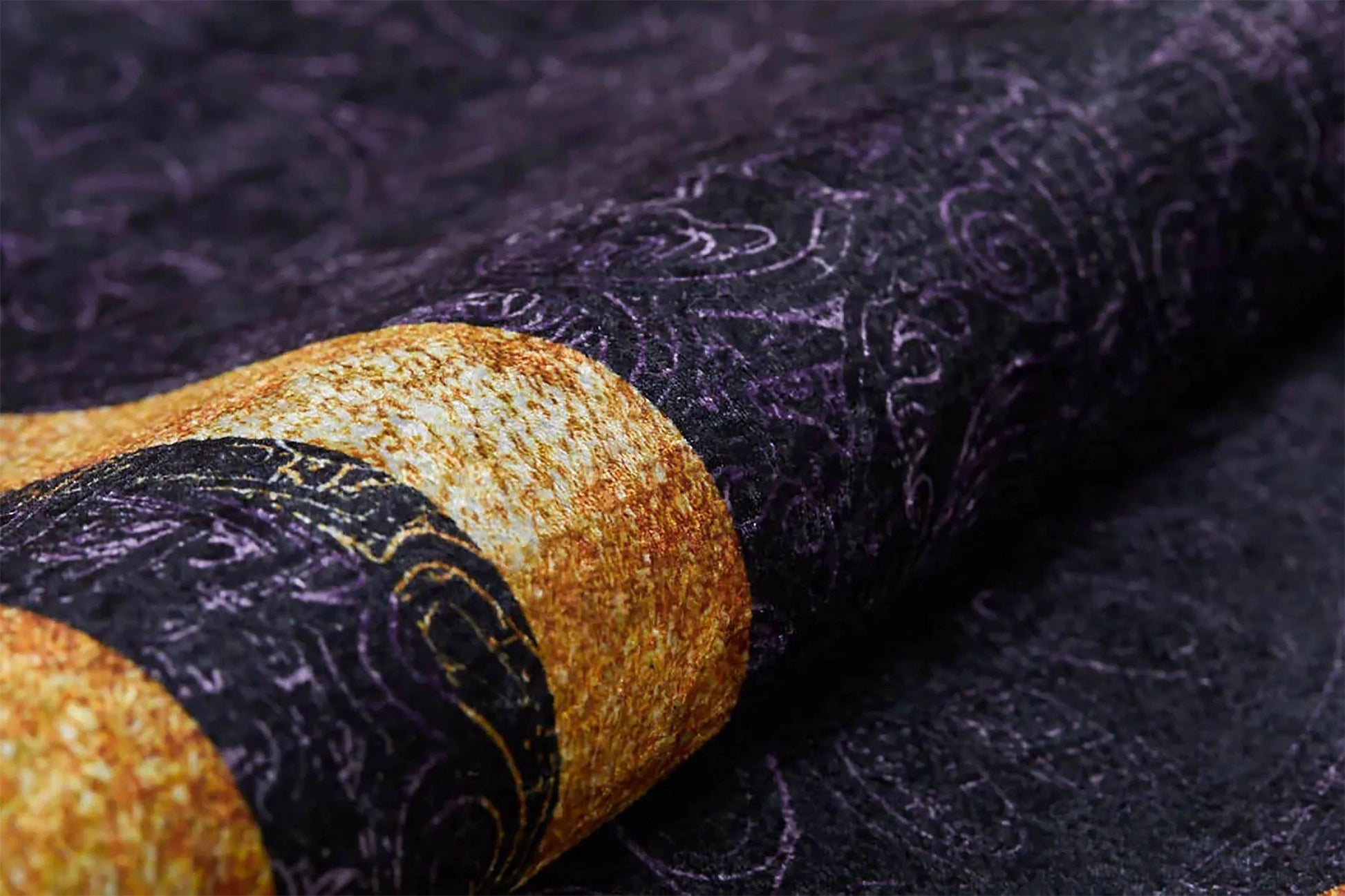 Lüks Mor Damask Desenli Altın Sarısı Çerçeveli Bordürlü Halı