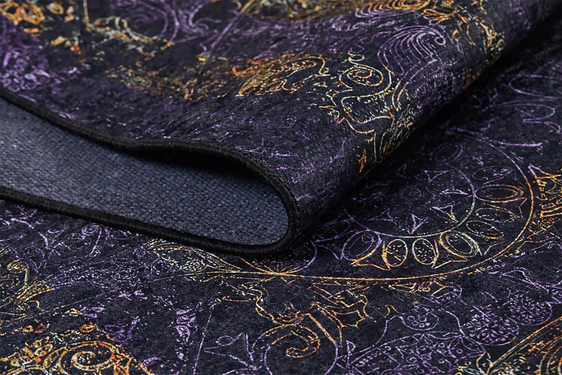 Lüks Mürdüm Damask Desenli Altın Eskitme Detaylı Bordürlü Halı
