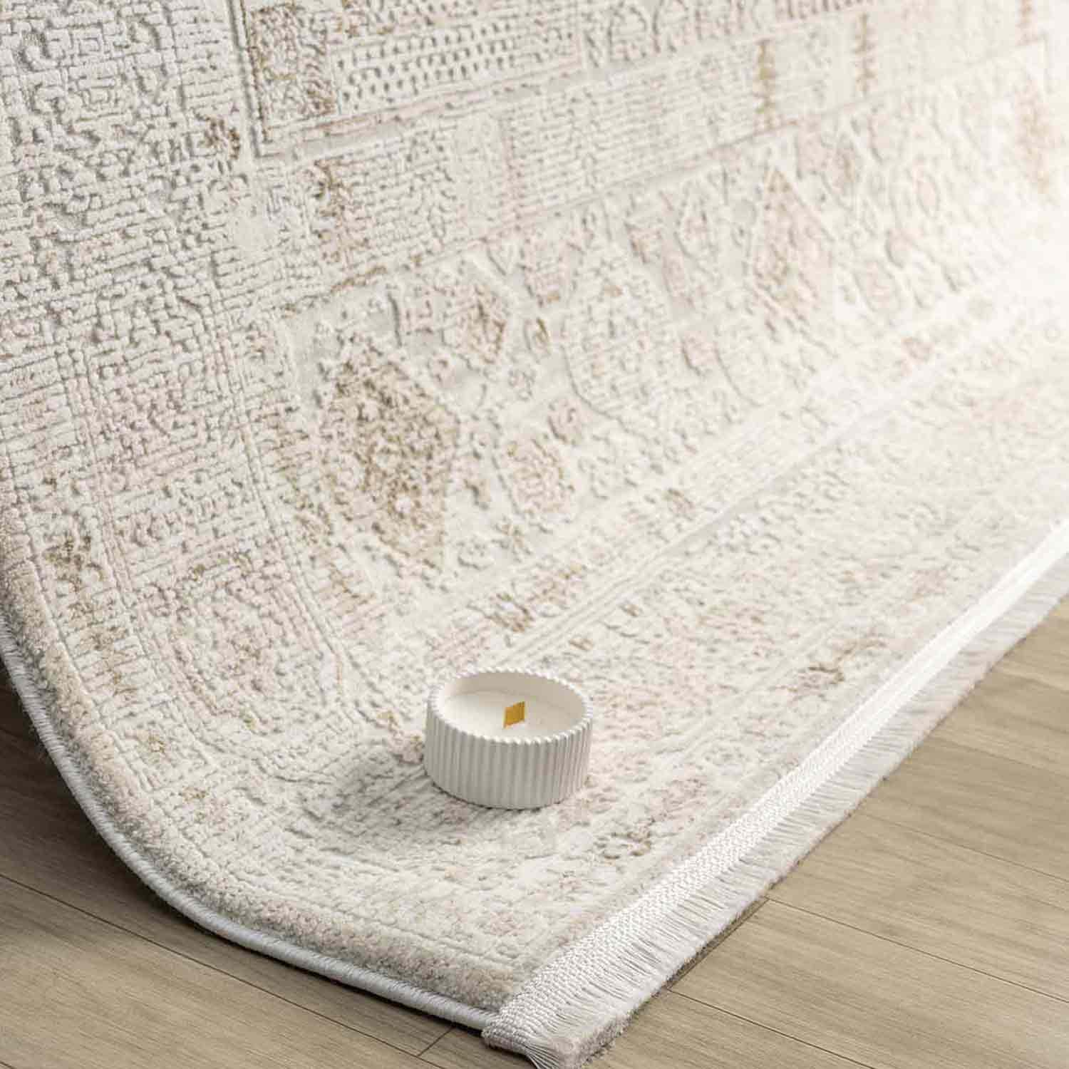 Minimal Krem Bej Eskitme Desenli Halı