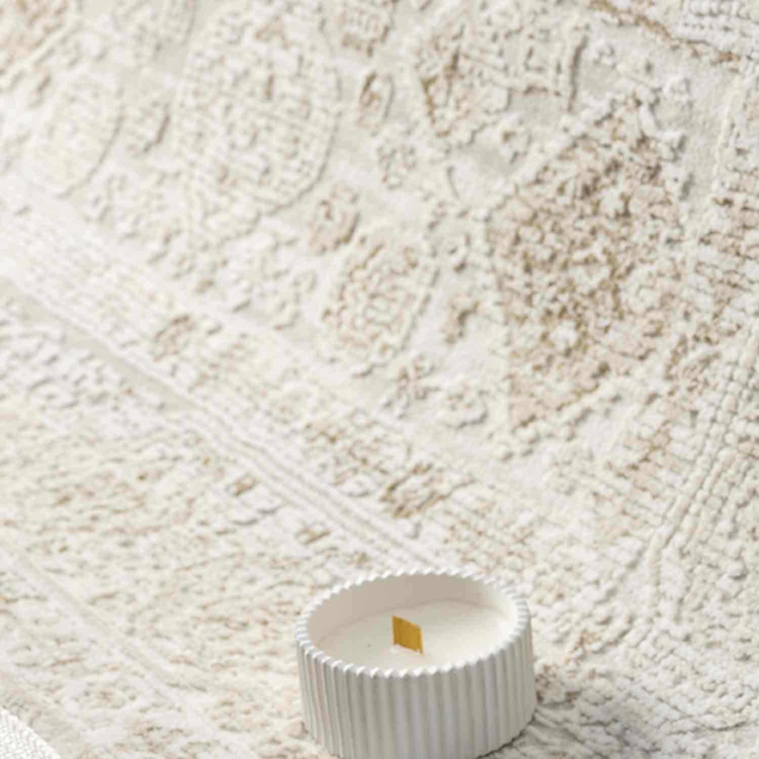 Minimal Krem Bej Eskitme Desenli Halı