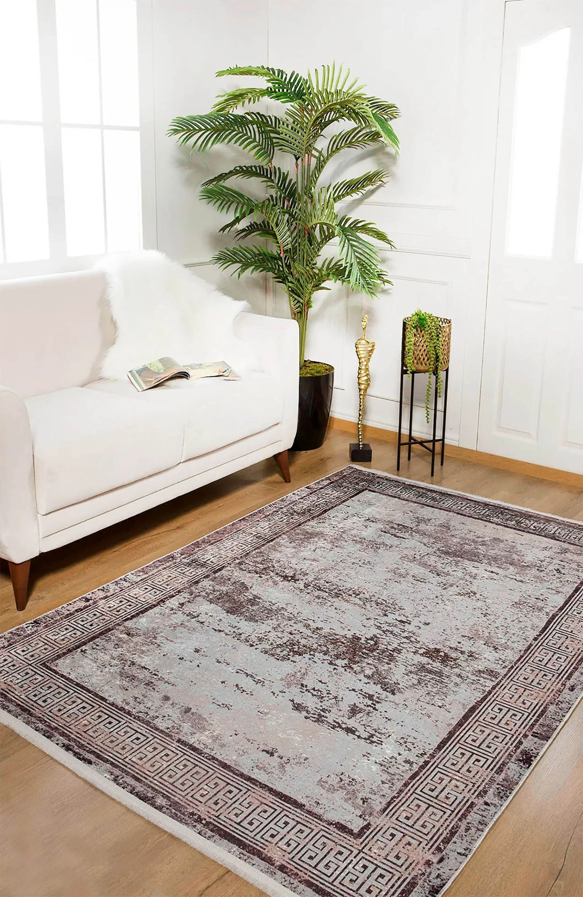 Minimalist Eskitme Krem Bej Kahve Yunan Anahtar Bordürlü Halı