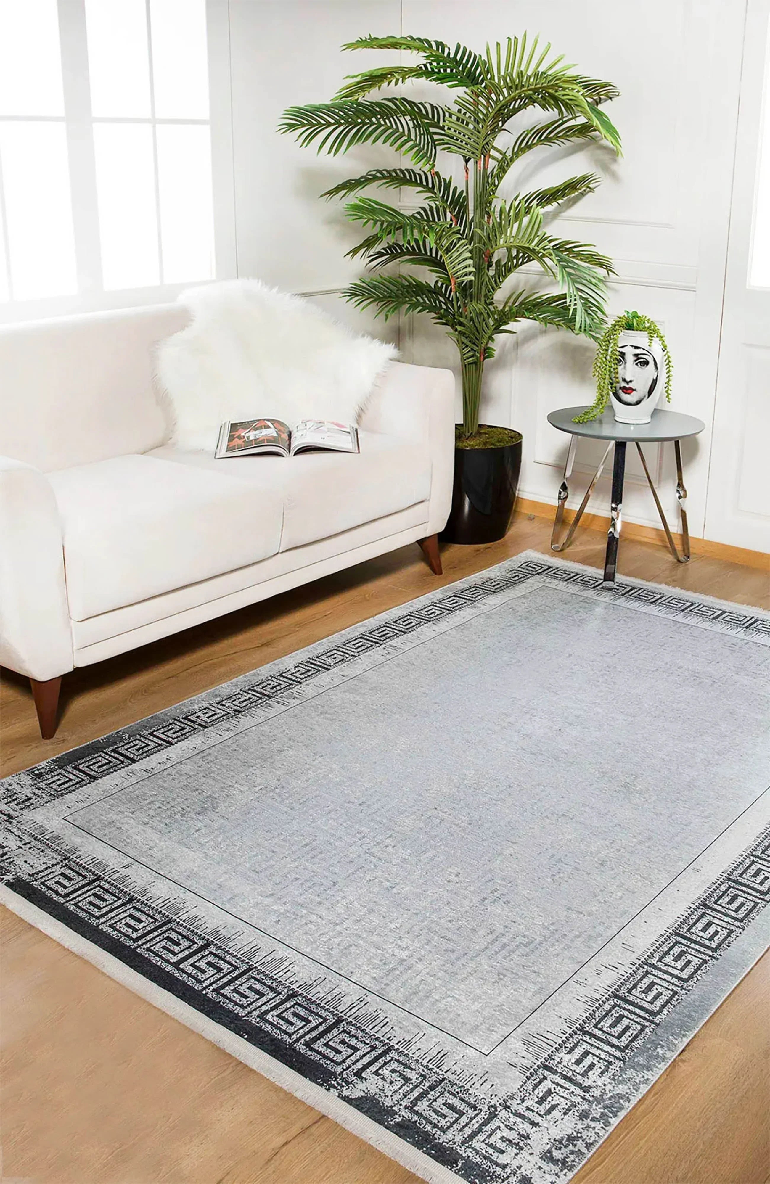 Minimalist Gümüş Gri Siyah Yunan Anahtar Bordürlü Halı