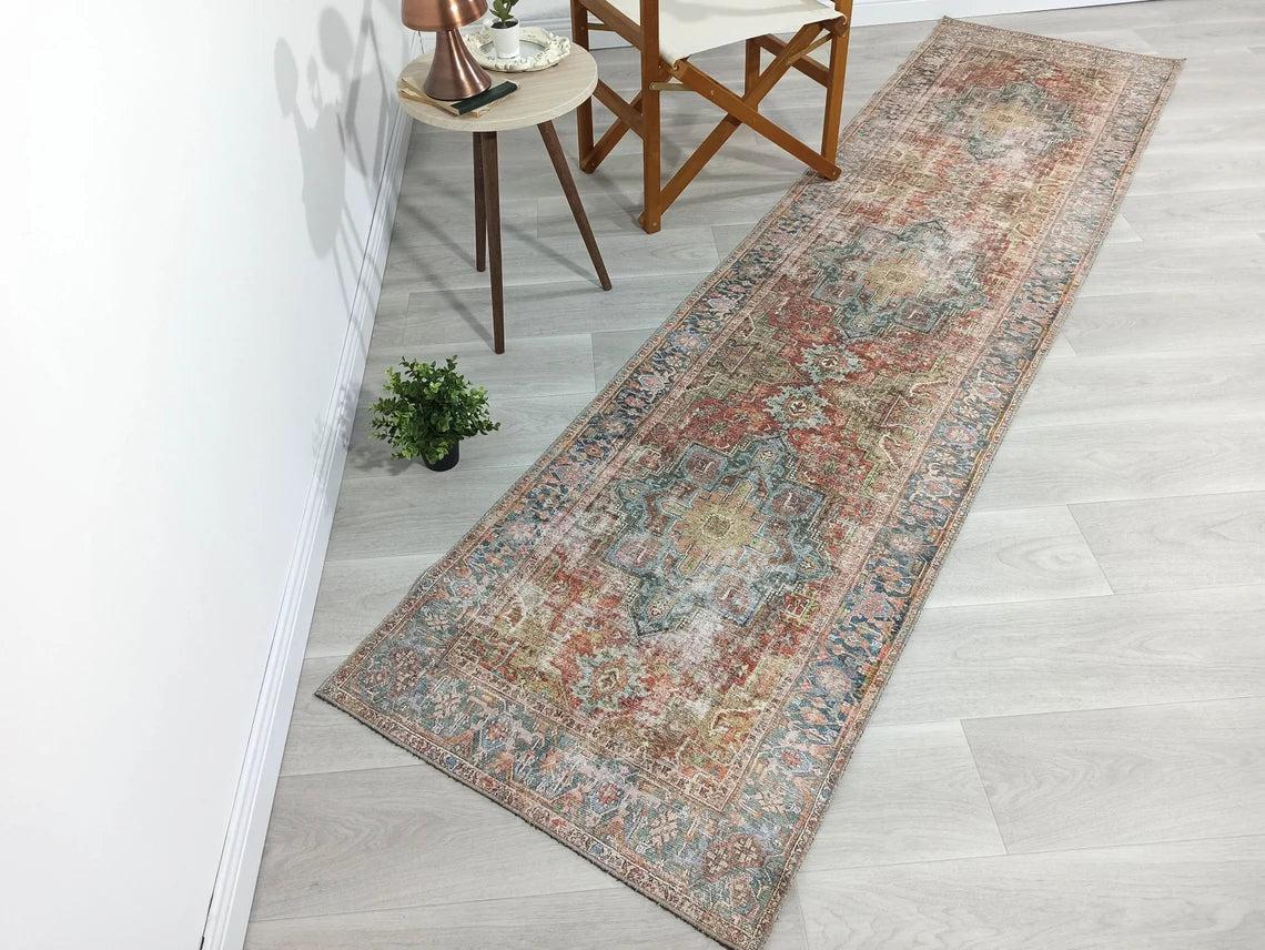 Terracotta ve Adaçayı Yeşili Eskitme Desenli Vintage Halı