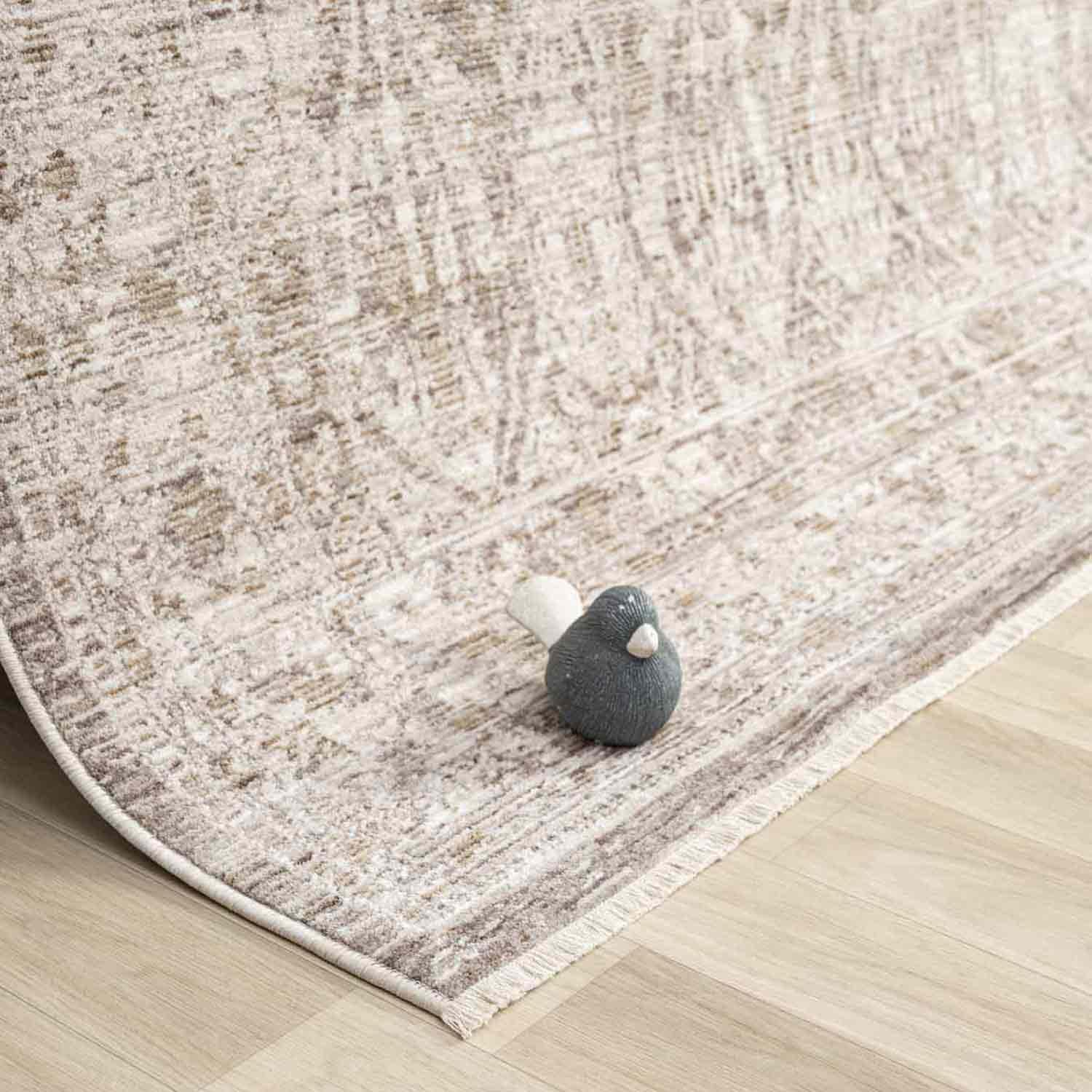 Nötr Tonlarda Minimalist Klasik Dokulu Halı