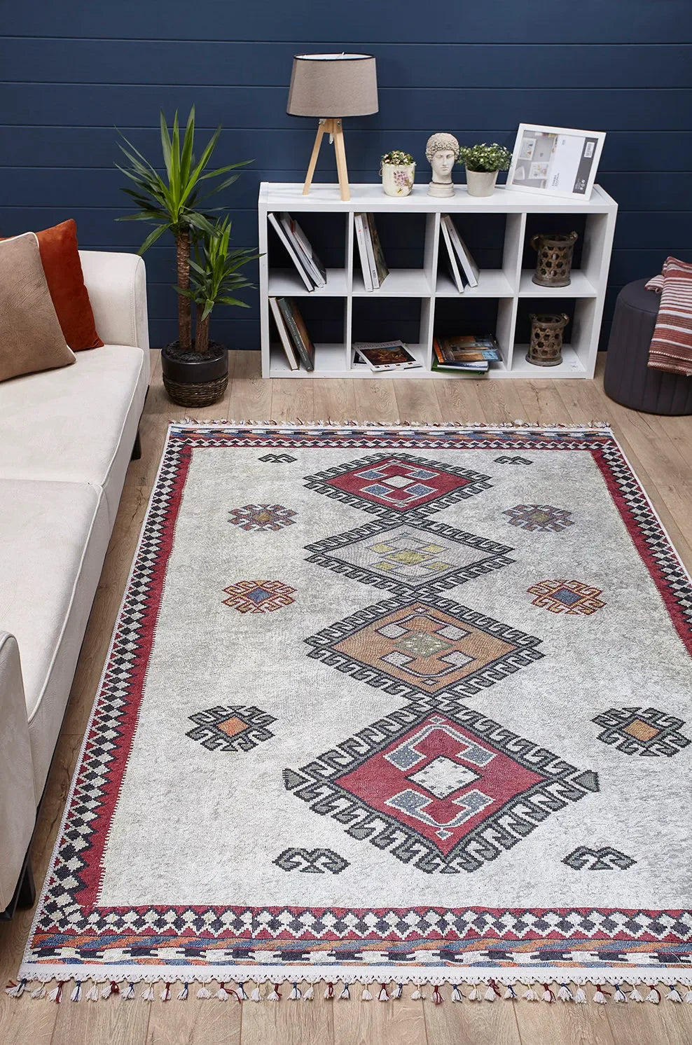 Örgü Saçaklı Bej Kırmızı Fas Etnik Desenli Halı