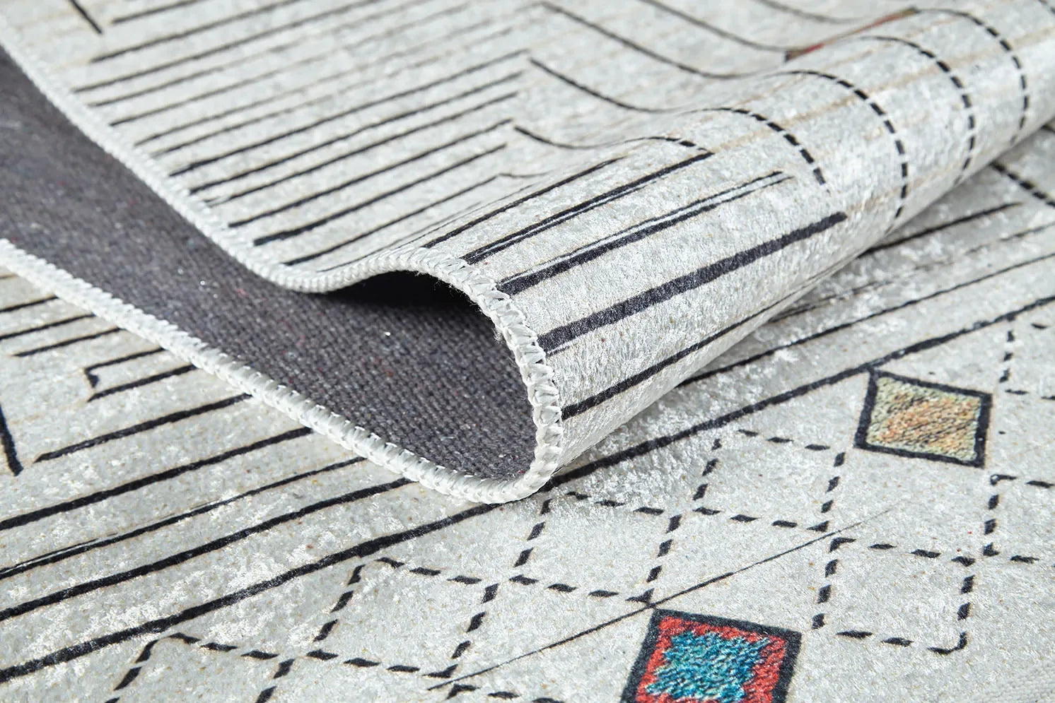 Örgü Saçaklı Gri Siyah Çizgili Geometrik Halı
