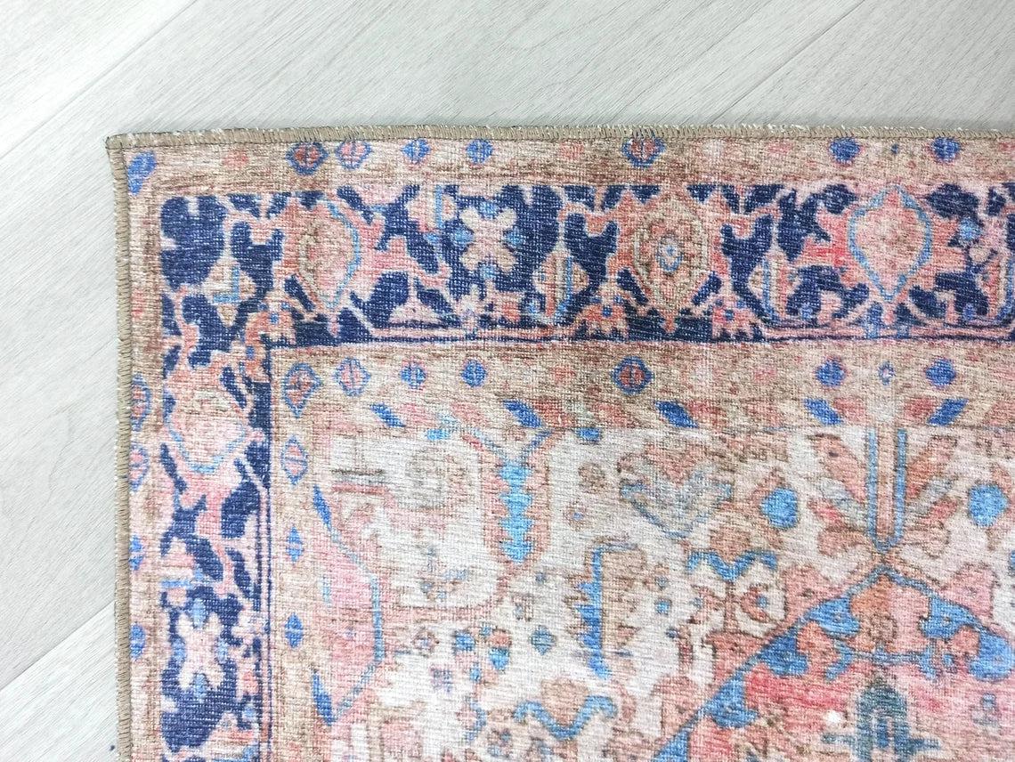 Bej ve Pudra Pembe Medalyonlu Vintage Pers Halısı