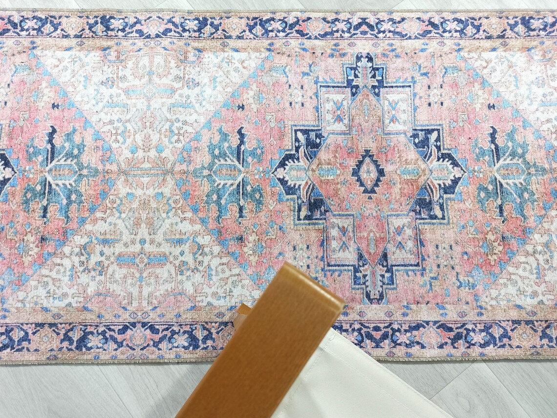Bej ve Pudra Pembe Medalyonlu Vintage Pers Halısı