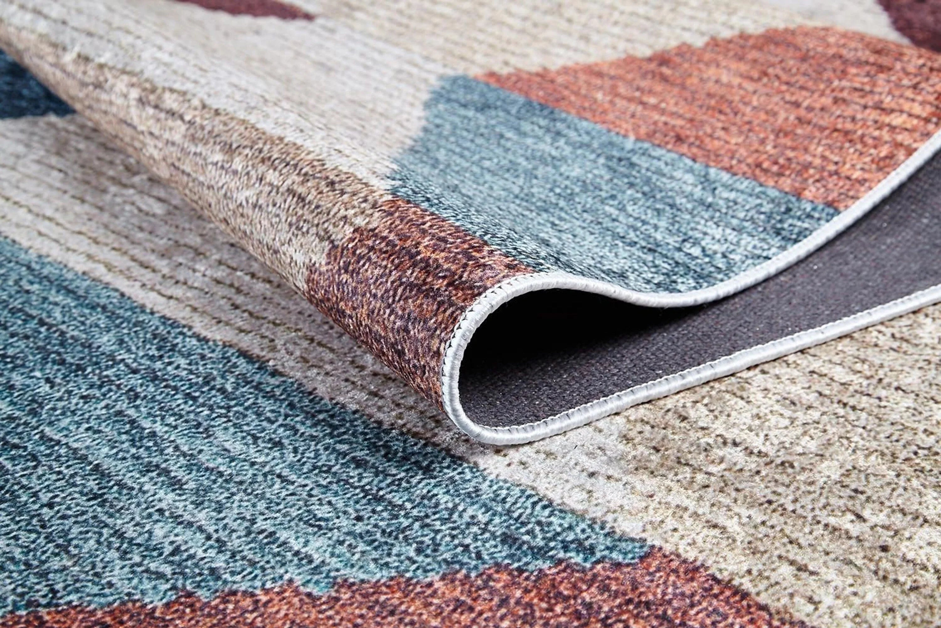 Pastel Tonlu Renkli Geometrik Desenli Kilim Halı