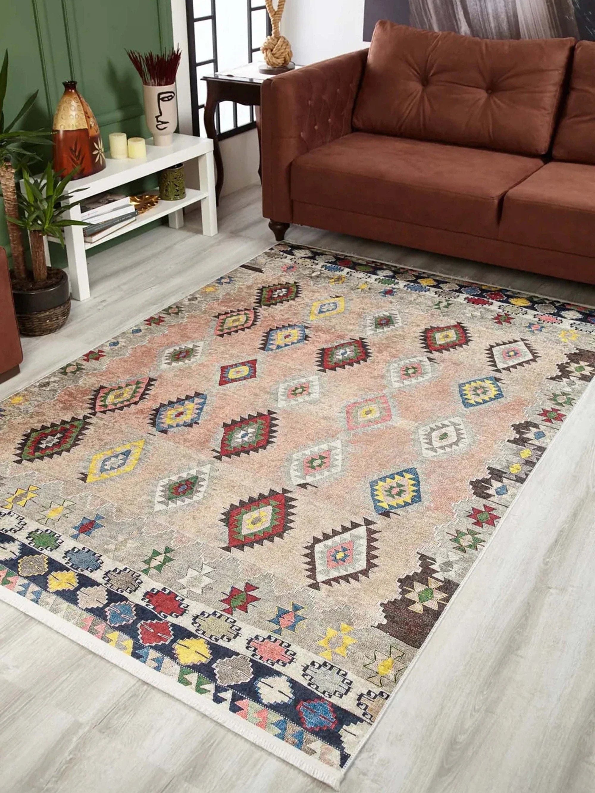 Pembe Bej Geometrik Desenli Anadolu Kilim Halı