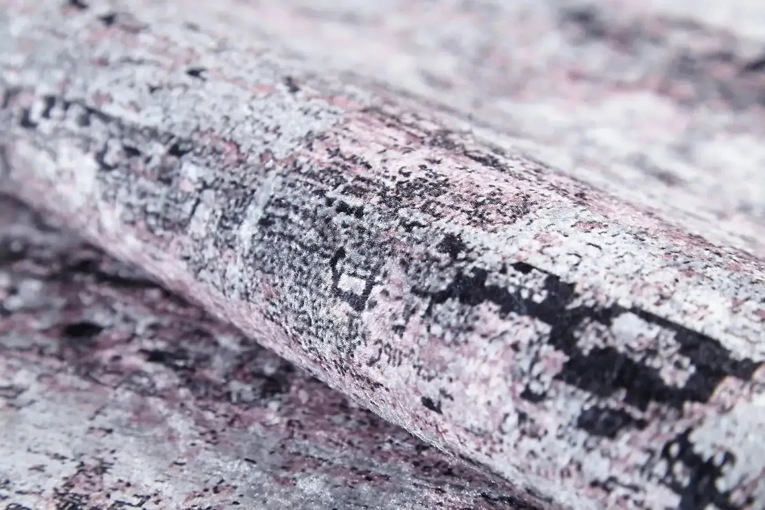 Pembe Fırça Darbeli Modern Halı