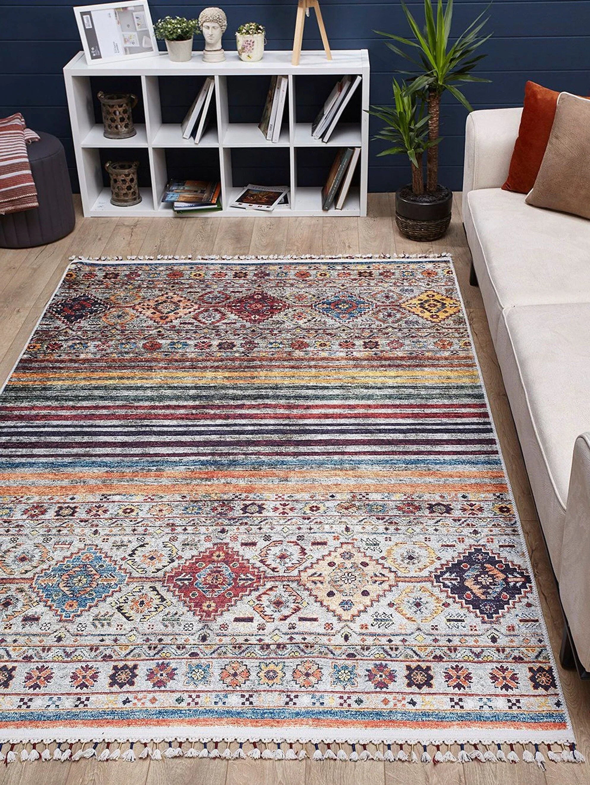 Renkli Geometrik Desenli Kilim Halı