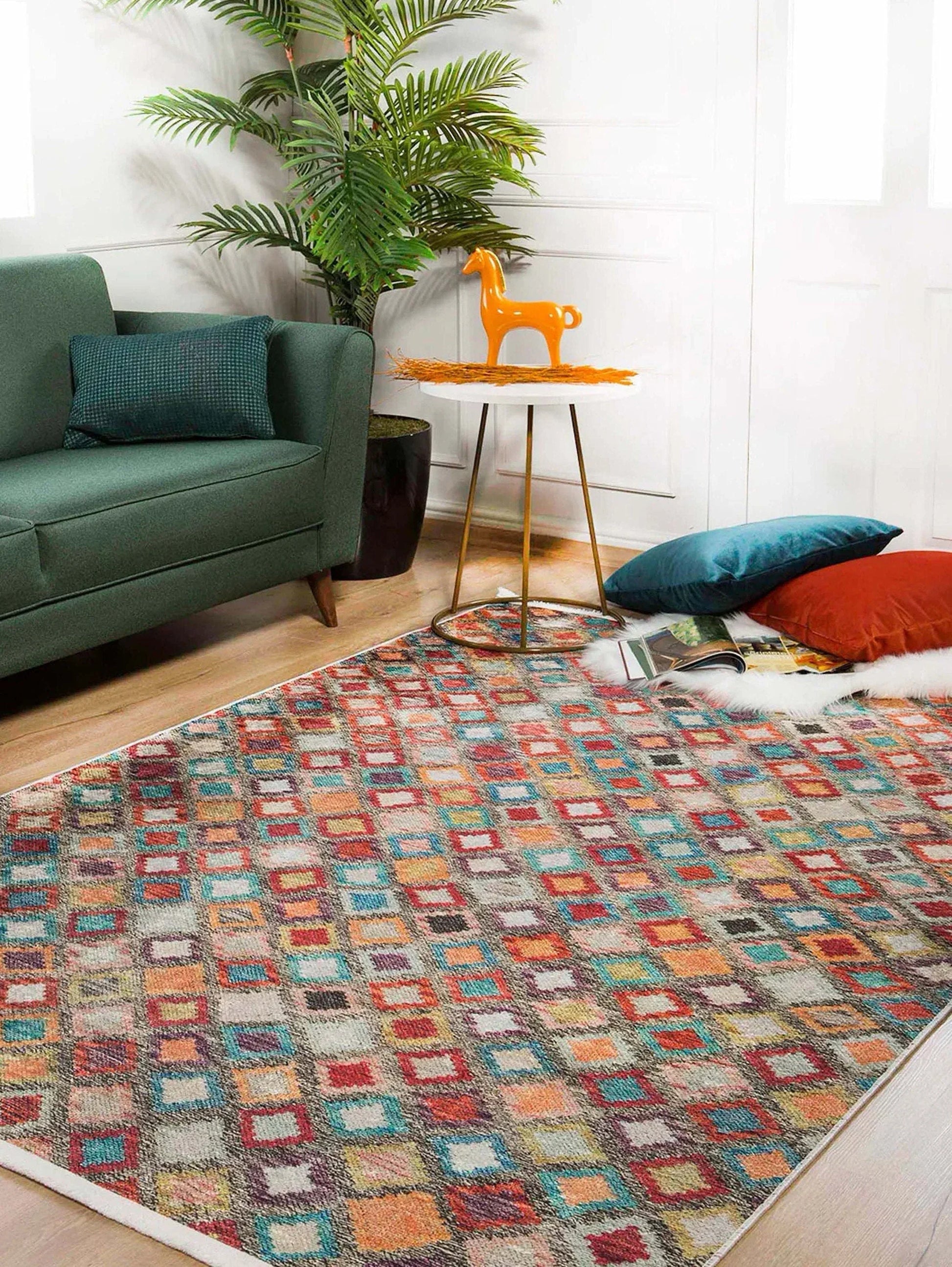 Renkli Kare Desenli Anadolu Kilim Halı