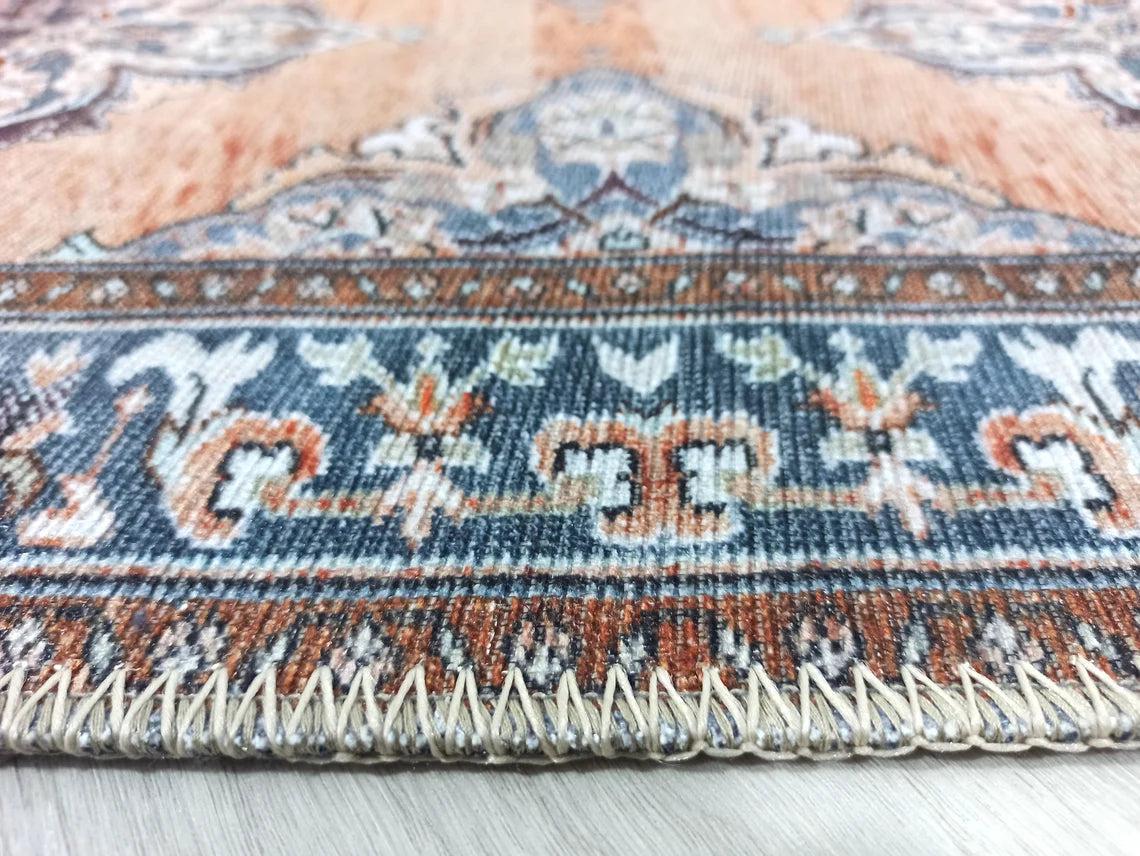 Turuncu ve Mavi Medalyonlu Vintage Halısı