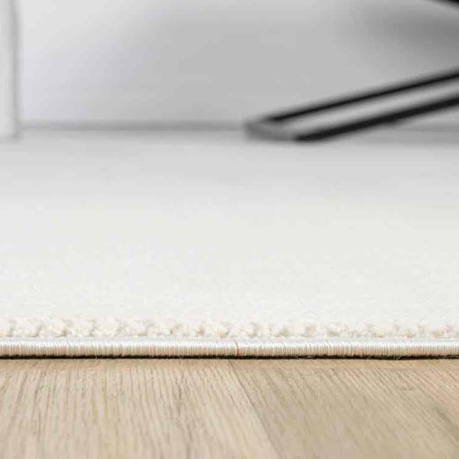 Saf Krem Beyaz Düz Dokulu Modern Halı