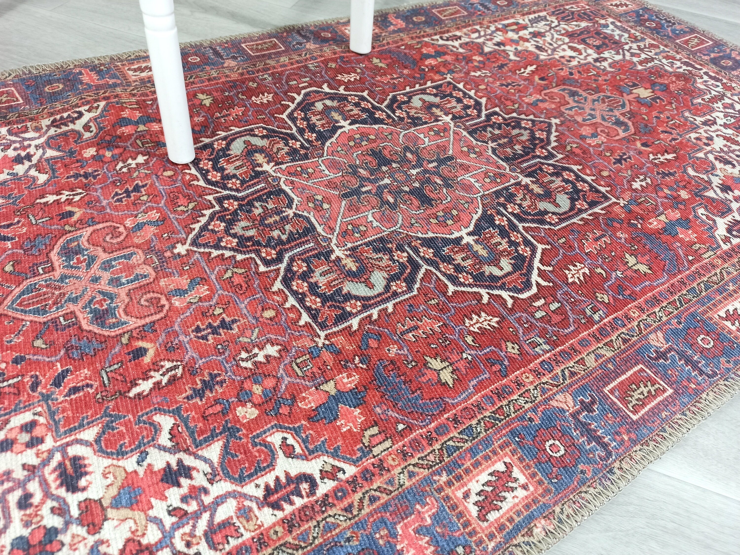 Solgun Kırmızı ve Mavi Medalyonlu Vintage Pers Halısı
