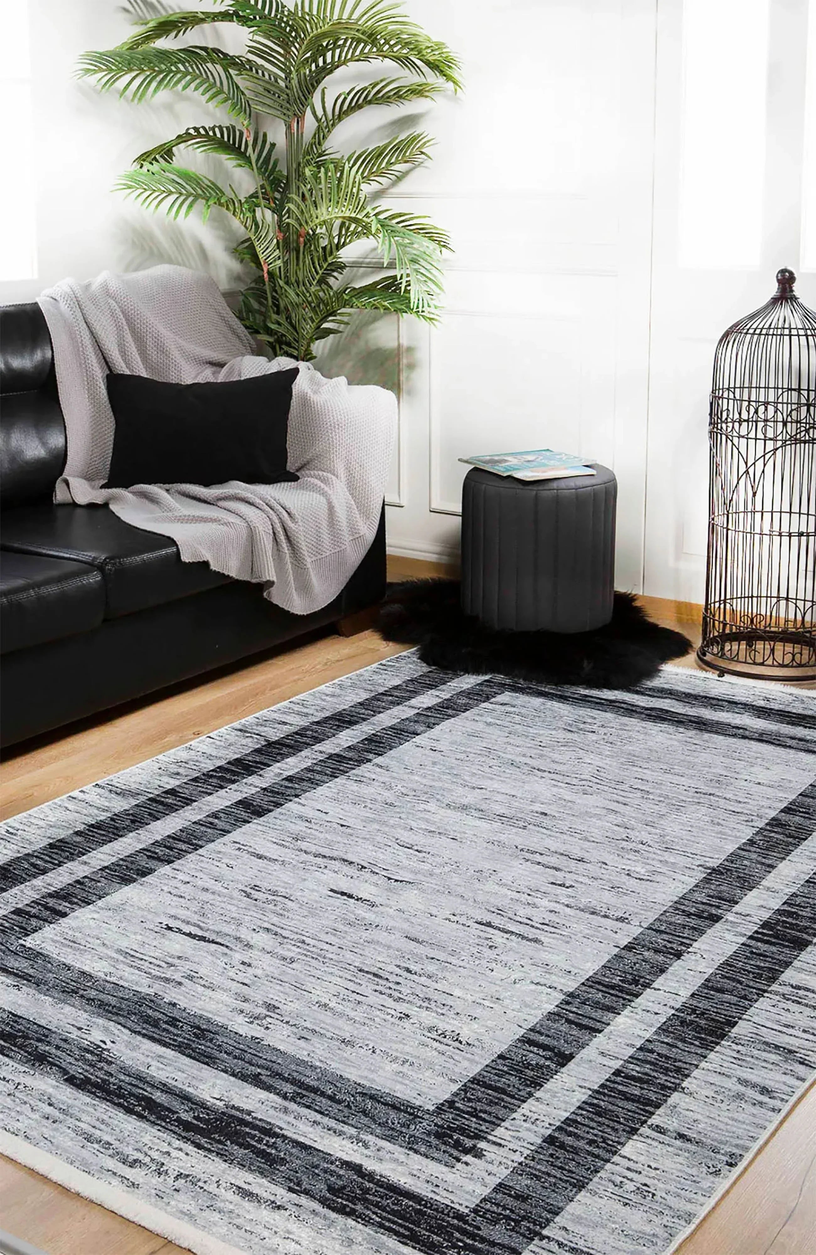 Siyah Beyaz Soyut Çizgili Minimalist Bordürlü Modern Halı
