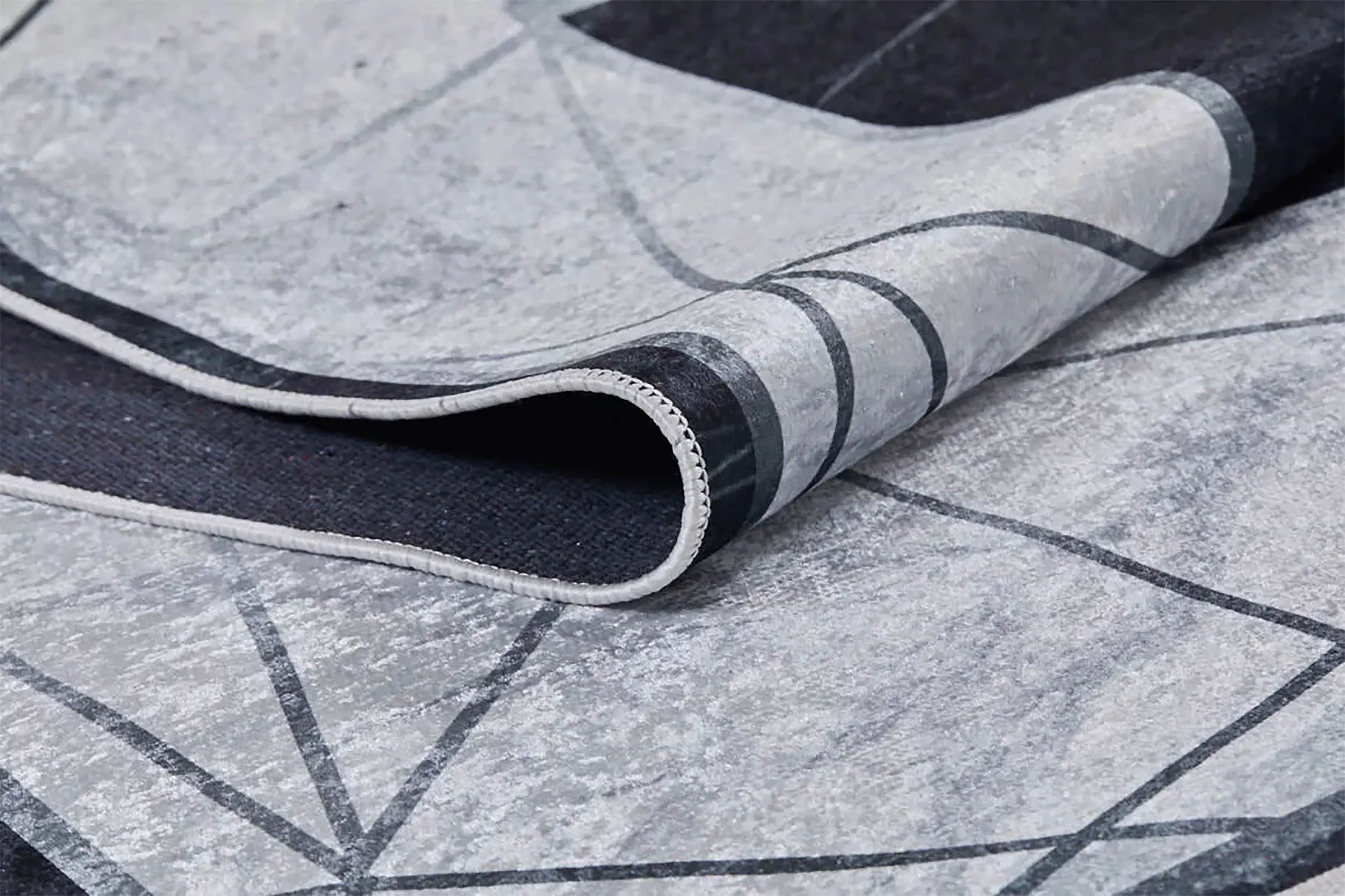 Siyah Gri Mermer Desenli Geometrik Bordürlü Modern Yıkanabilir Halı