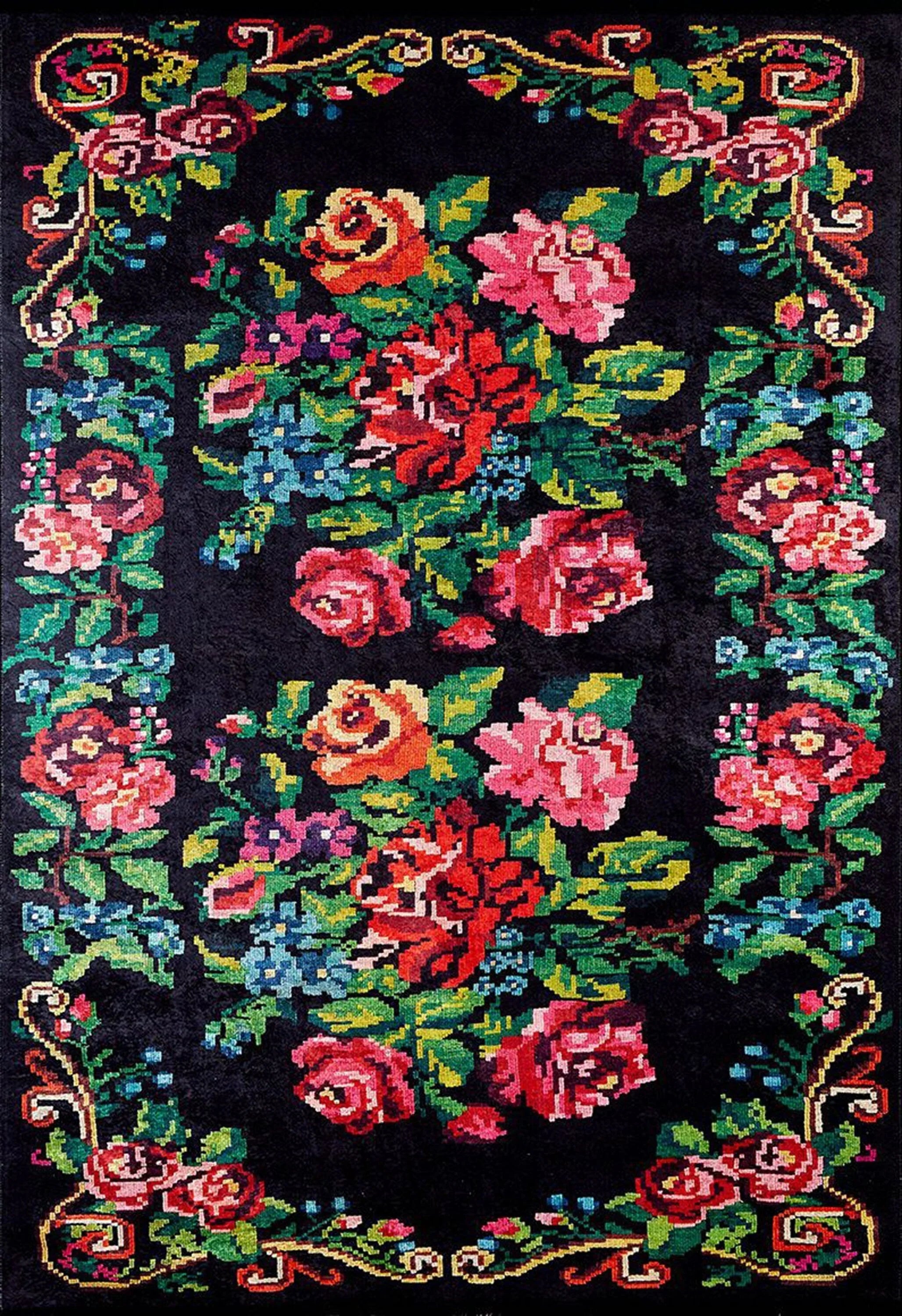 Siyah Gül Desenli Karabağ Kilim Halı