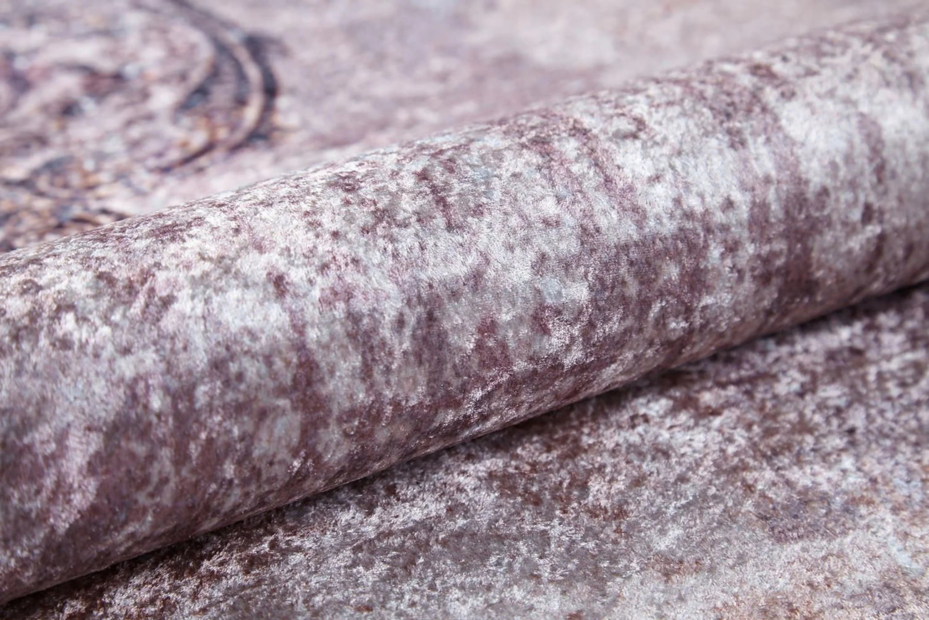 Soluk Pembe Krem Bej Geometrik Desenli Kilim Halı