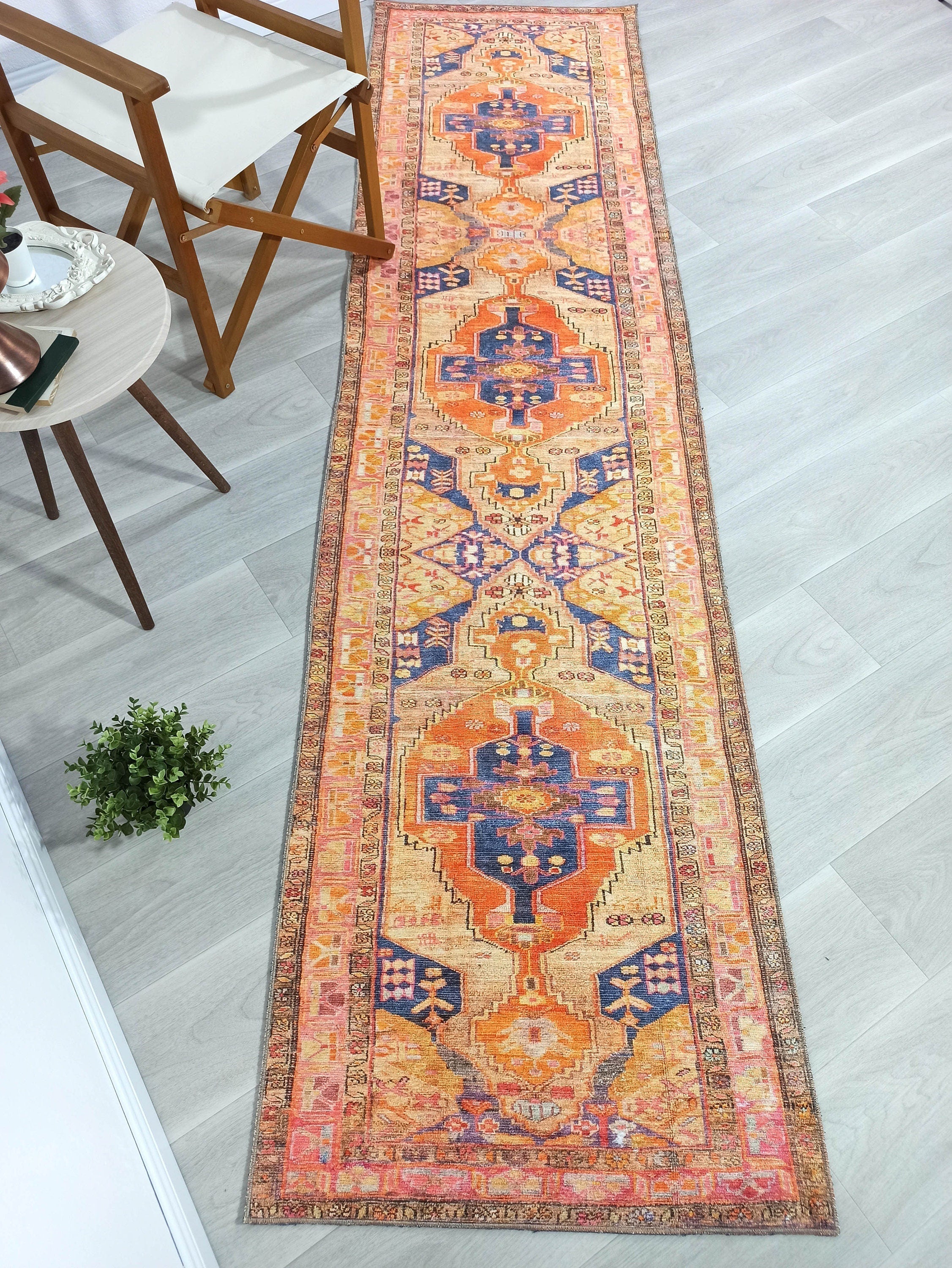 Sarı ve Turuncu Geometrik Desenli Vintage Türk Halısı
