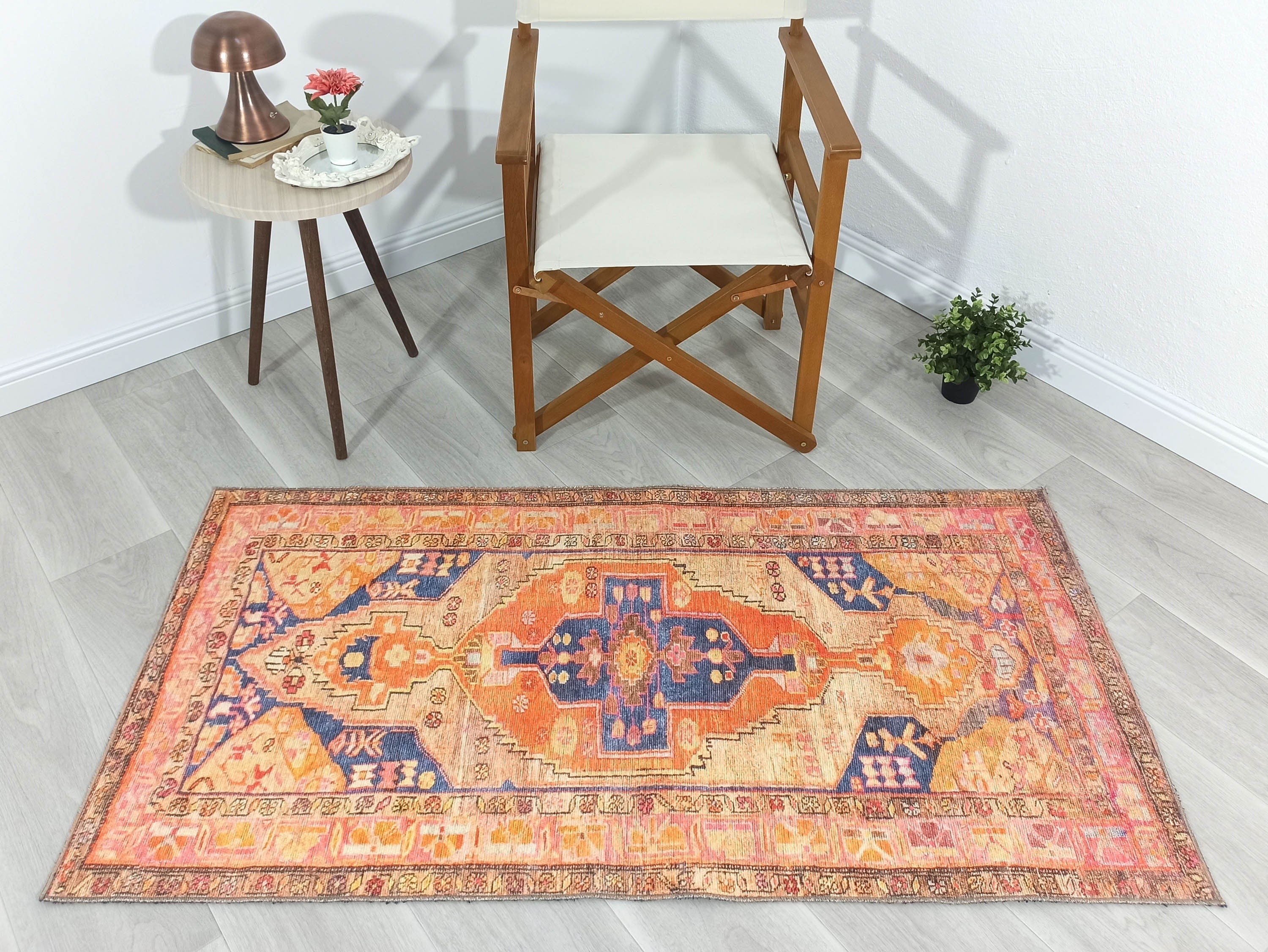 Sarı ve Turuncu Geometrik Desenli Vintage Türk Halısı