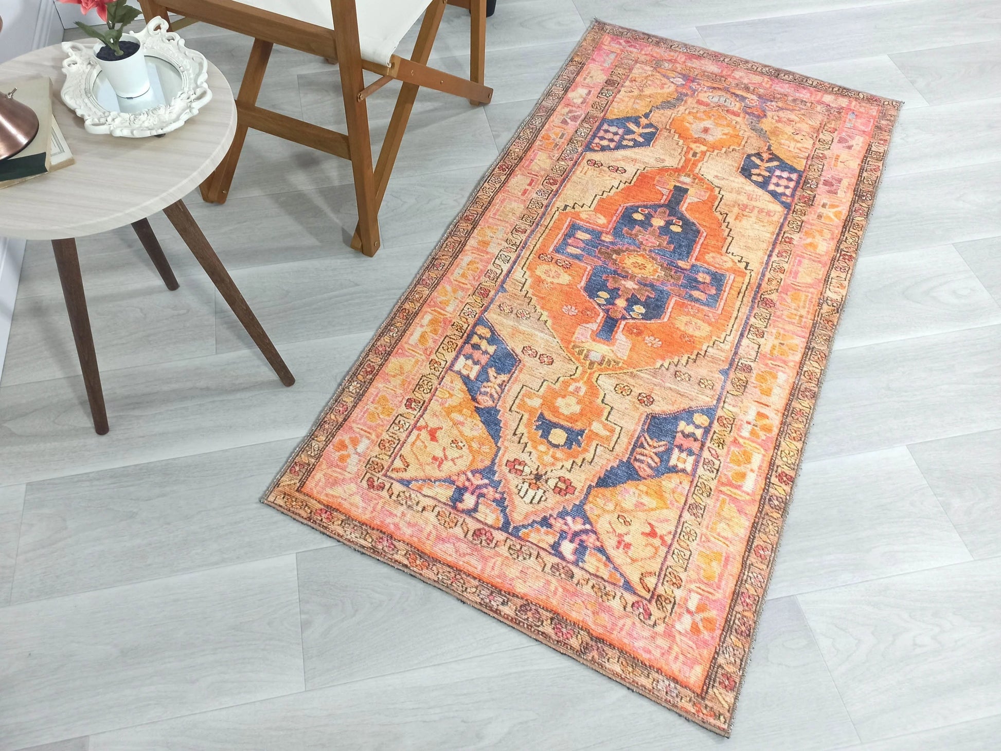 Sarı ve Turuncu Geometrik Desenli Vintage Türk Halısı